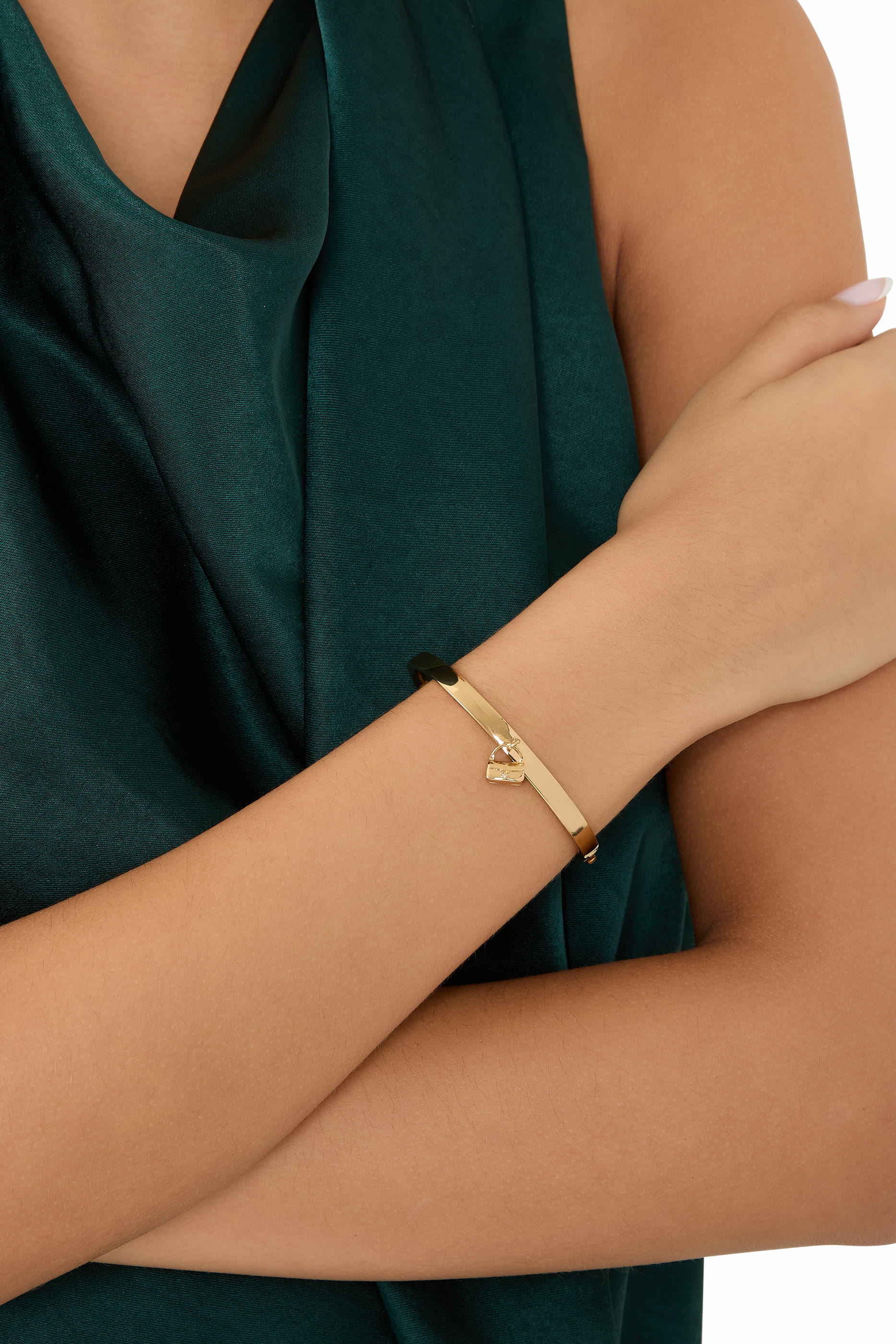  سوار بشعار الماركة مزين بحلية بتصميم حقيبة يد مرصع بأحجار زركونيا مكعبة، نحاس وزجاج