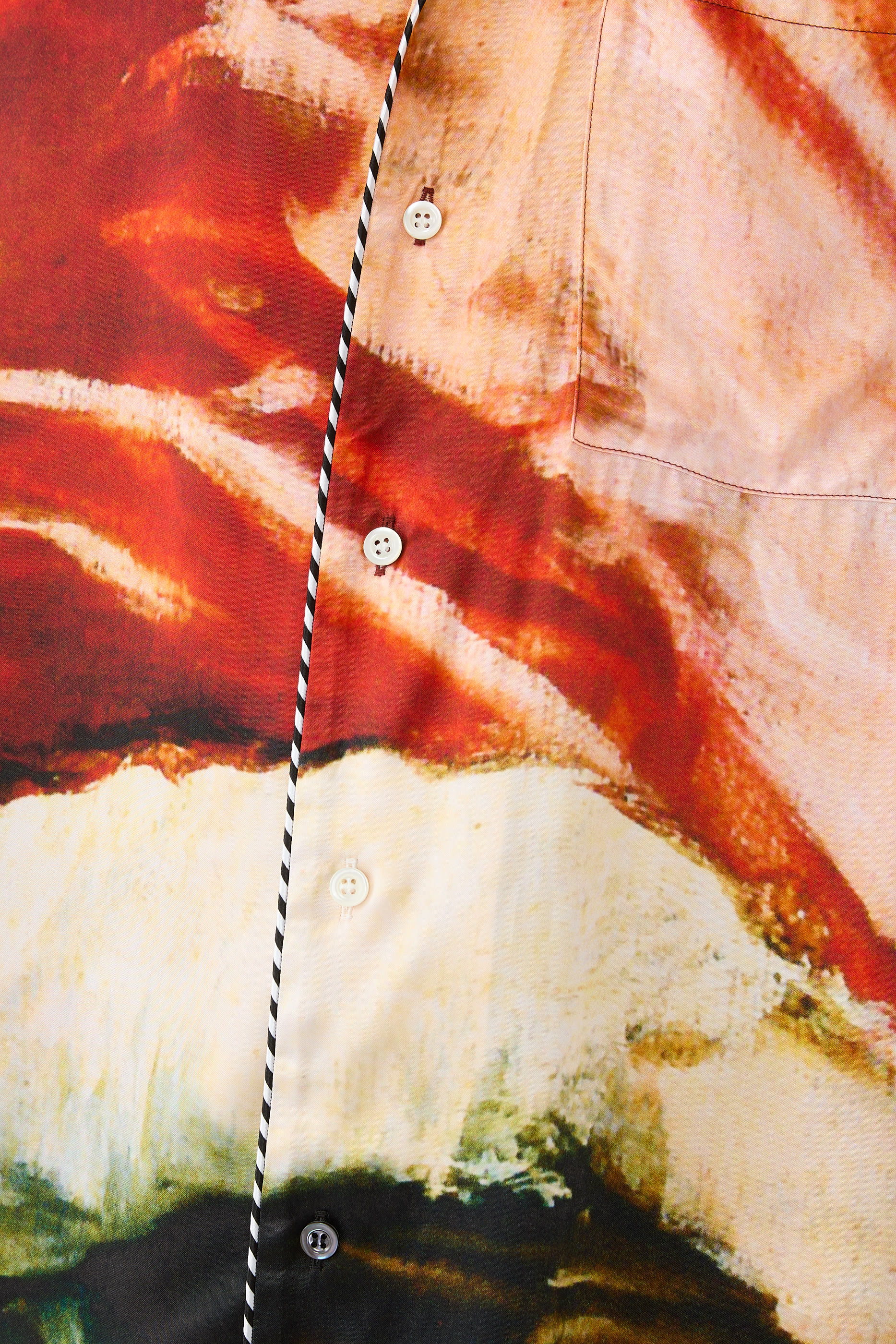 قميص بطبعات