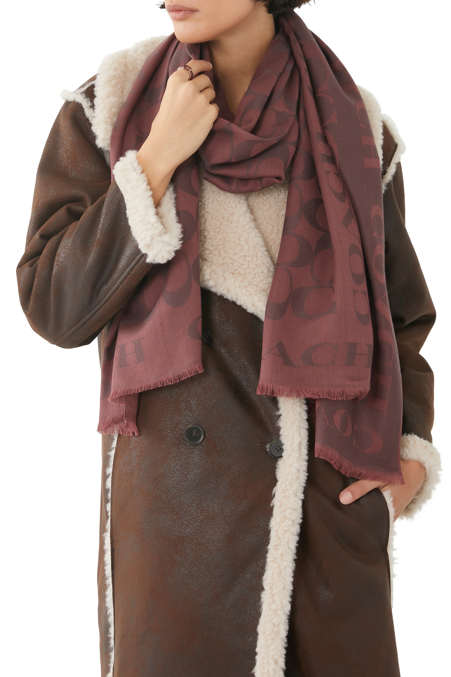 وشاح بشعار الماركة