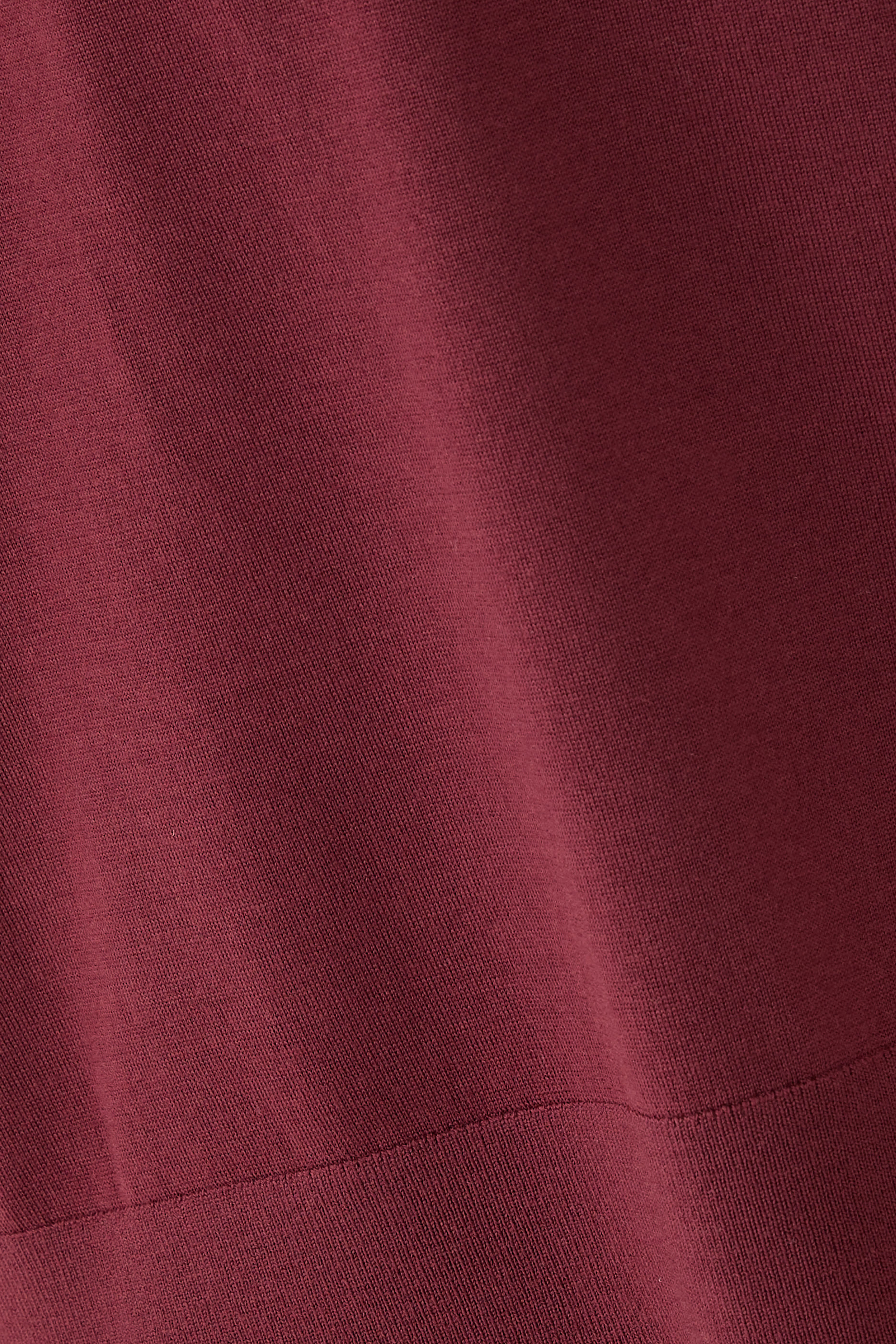 كنزة بياقة ضيقة قماش مضلع