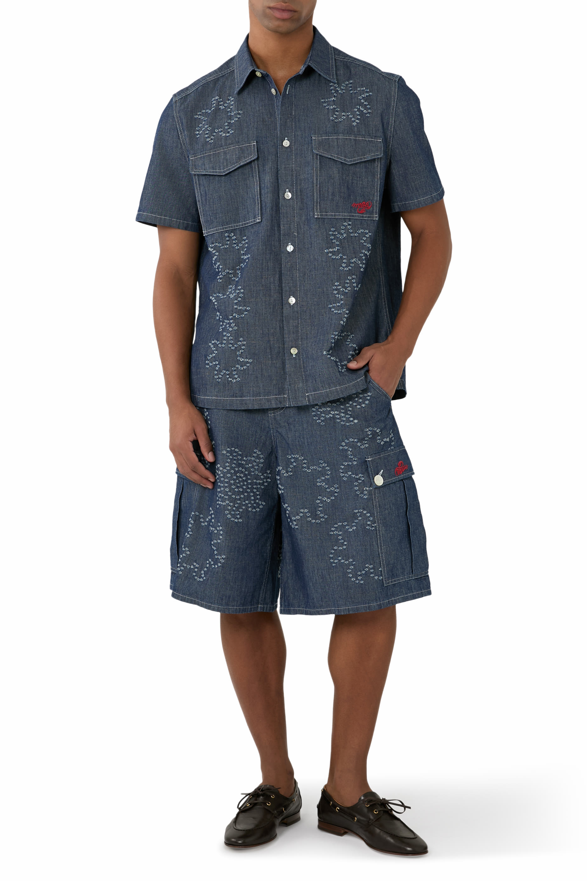 شورت مطرز بشعار الماركة