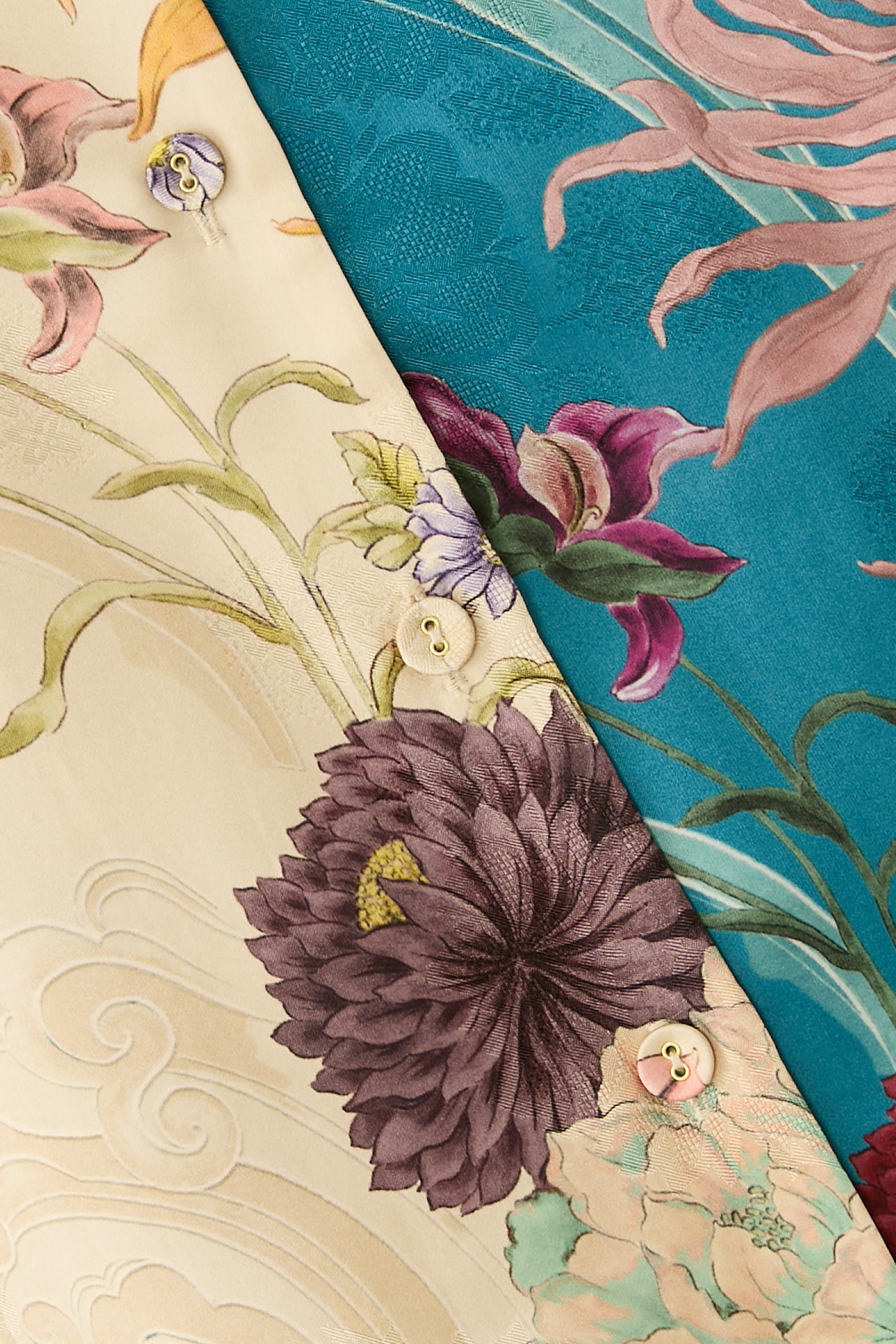 قميص أفيري بتصميم مقسم