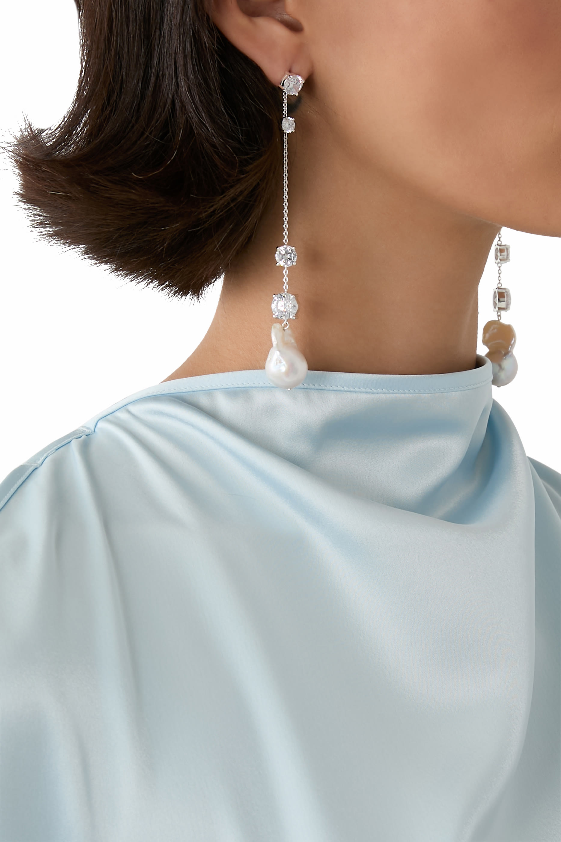 أقراط متدلية مرصعة بأحجار زركونيا مكعبة، فضة استرلينية معاد تدويرها مطلية بروديوم