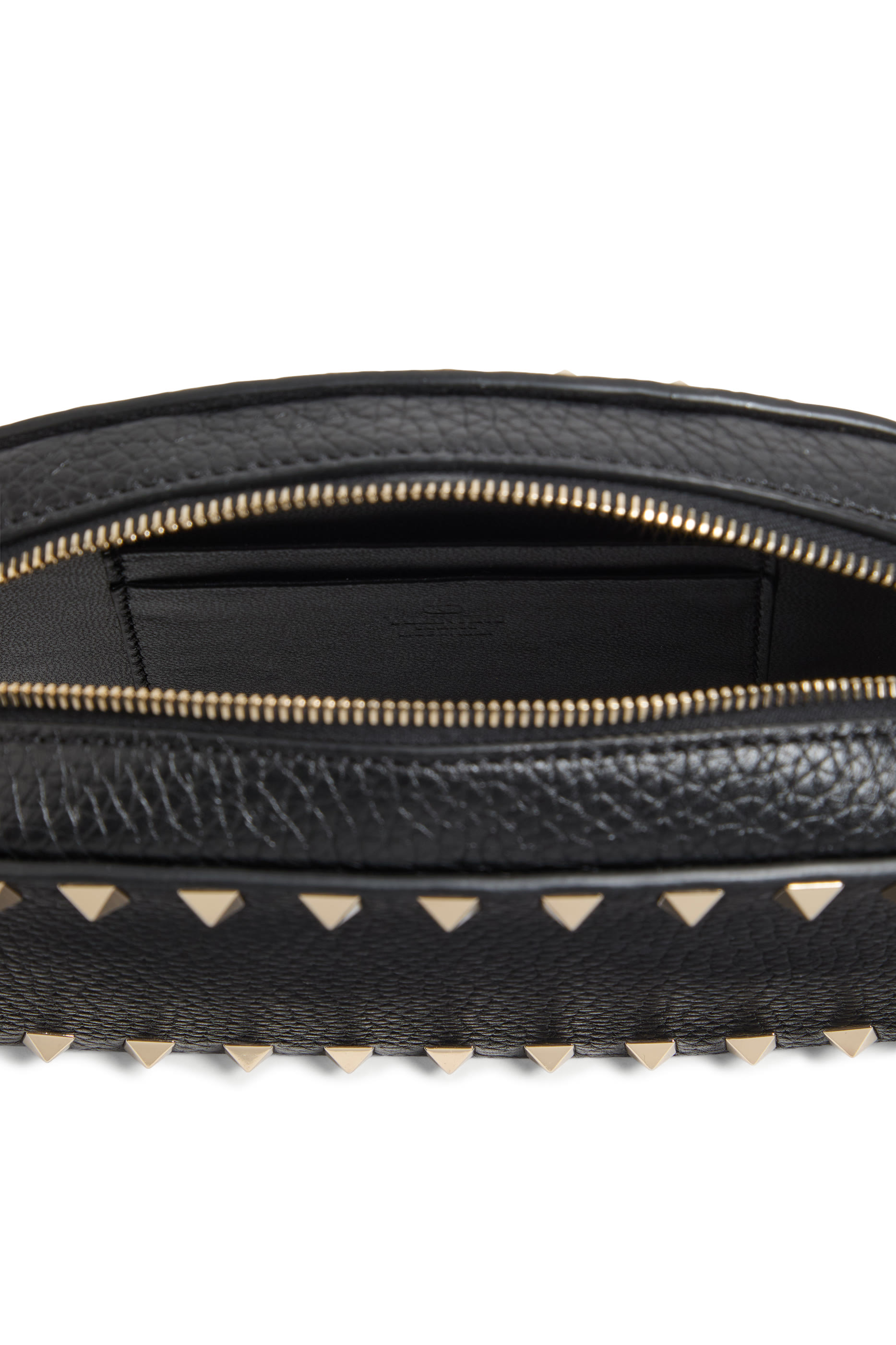 حقيبة كروس بودي صغيرة مزينة بحلي هرمية