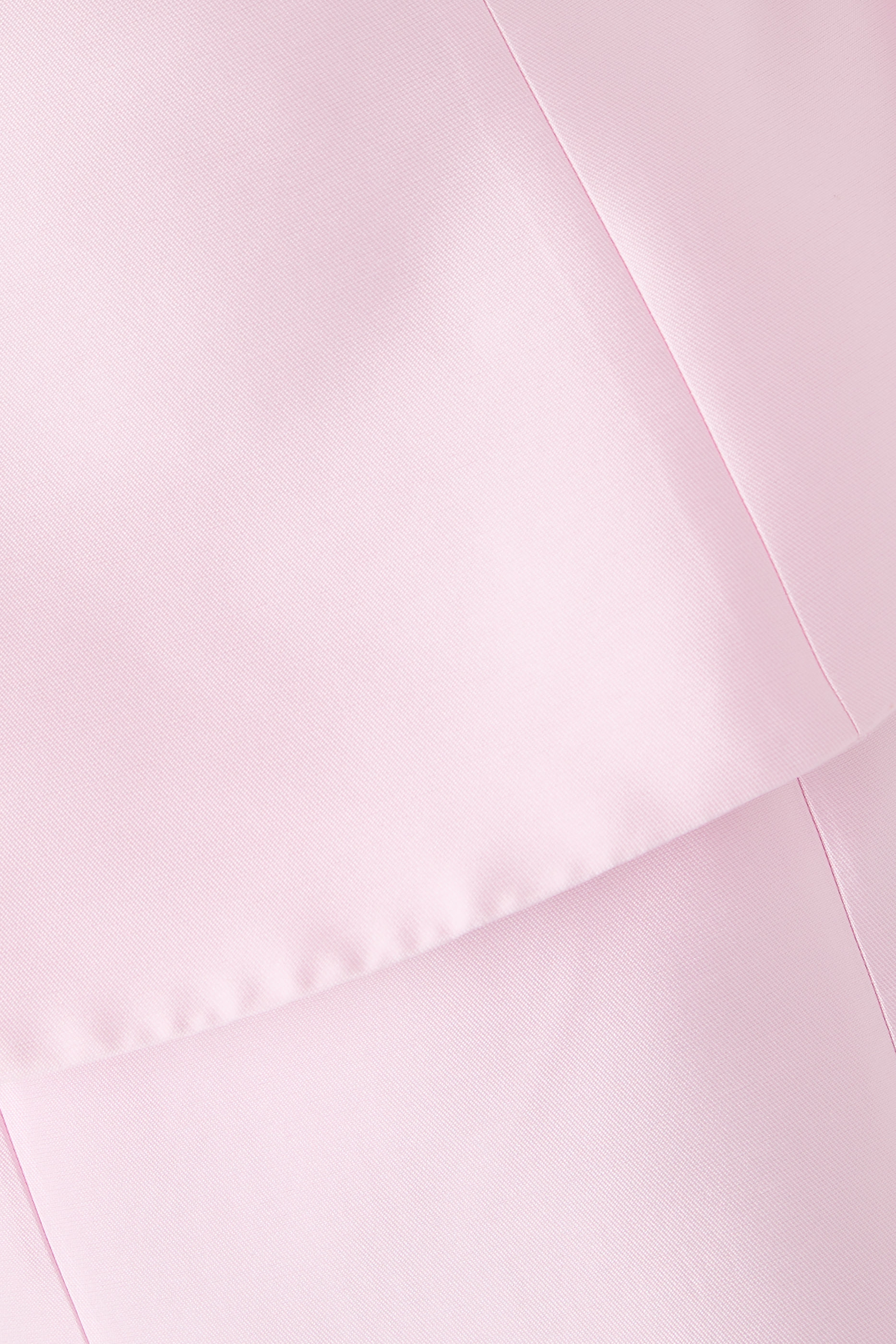 فستان سهرة بأكتاف مكشوفة