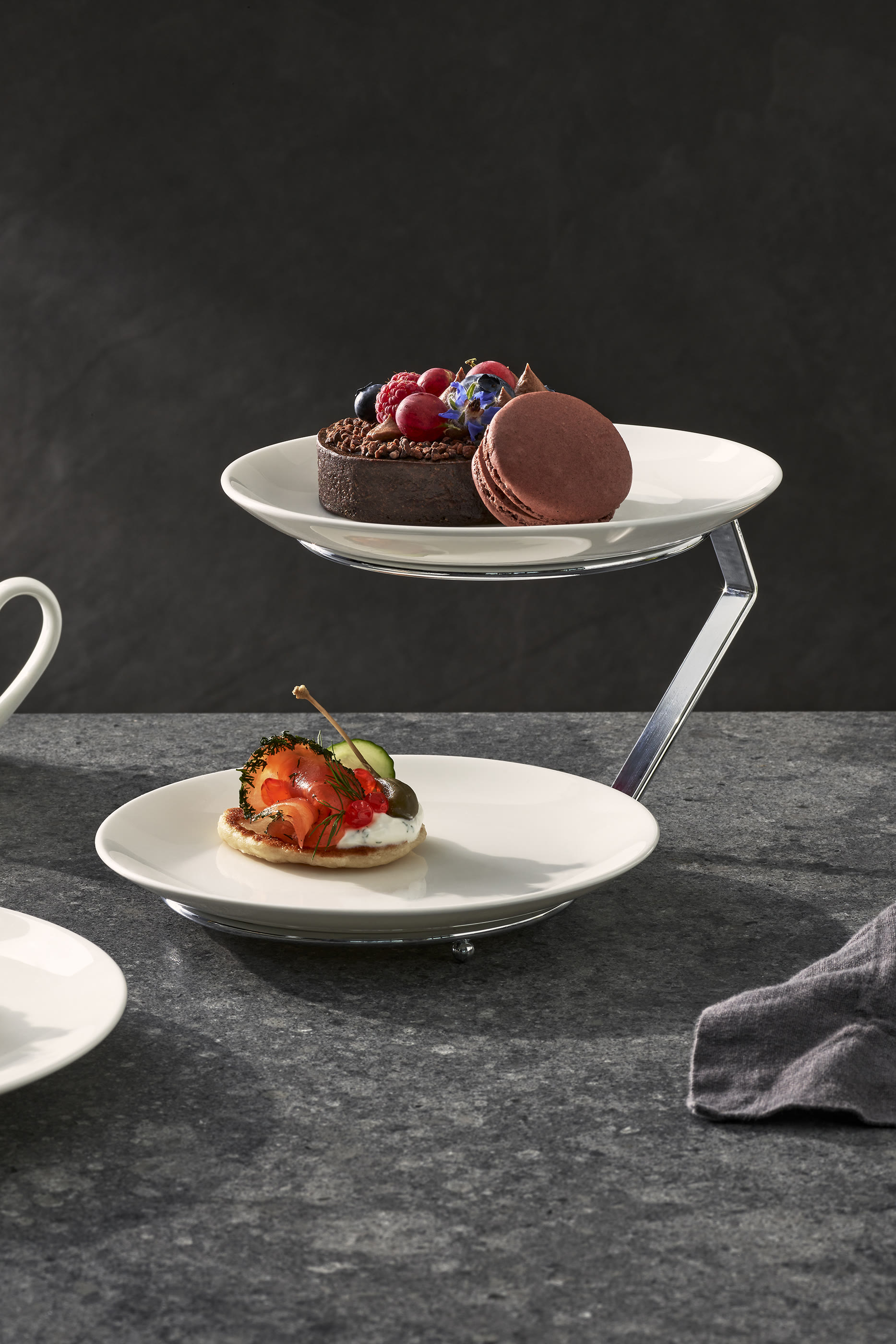 حامل كيك بطبقتين