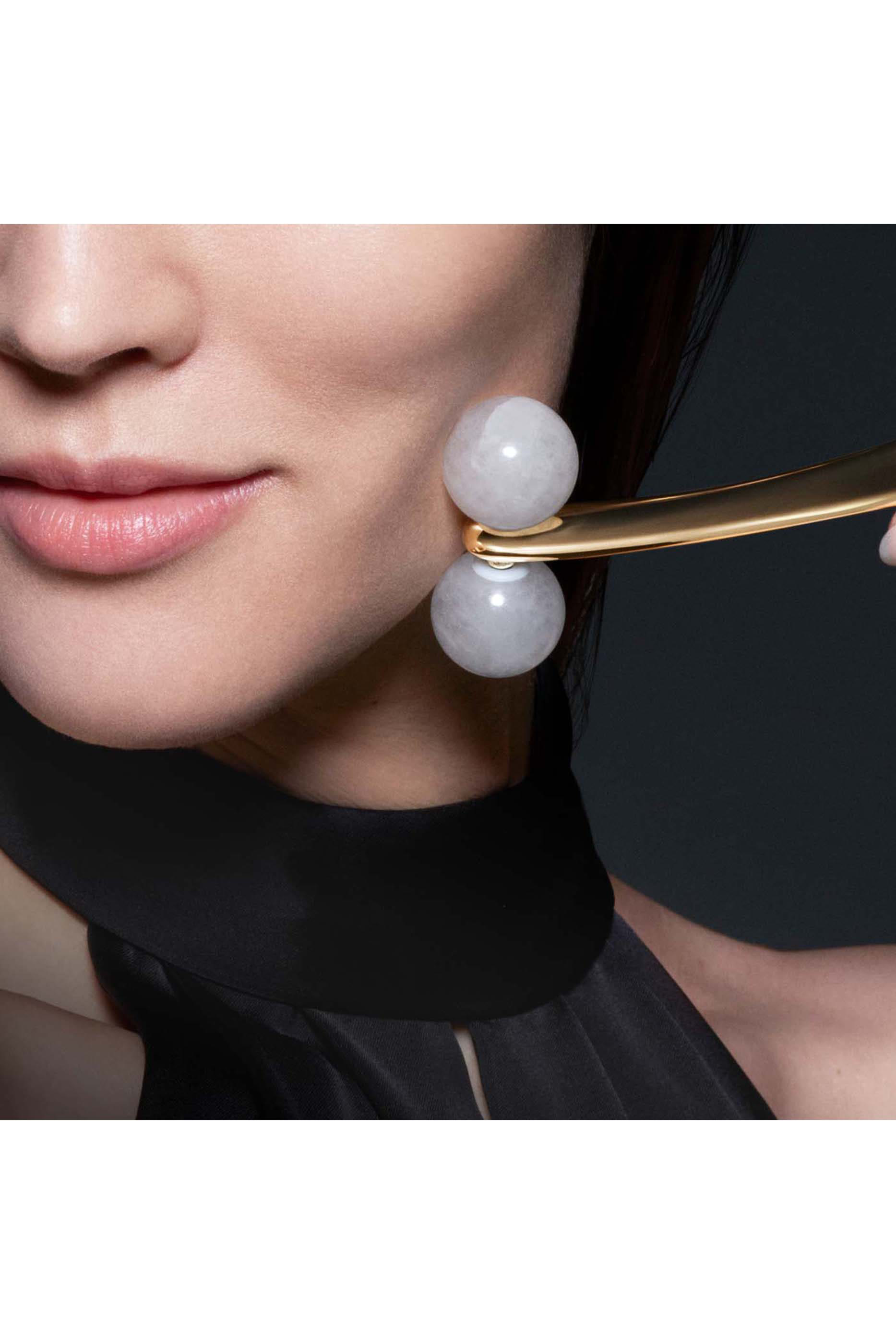 رول أون بريشس