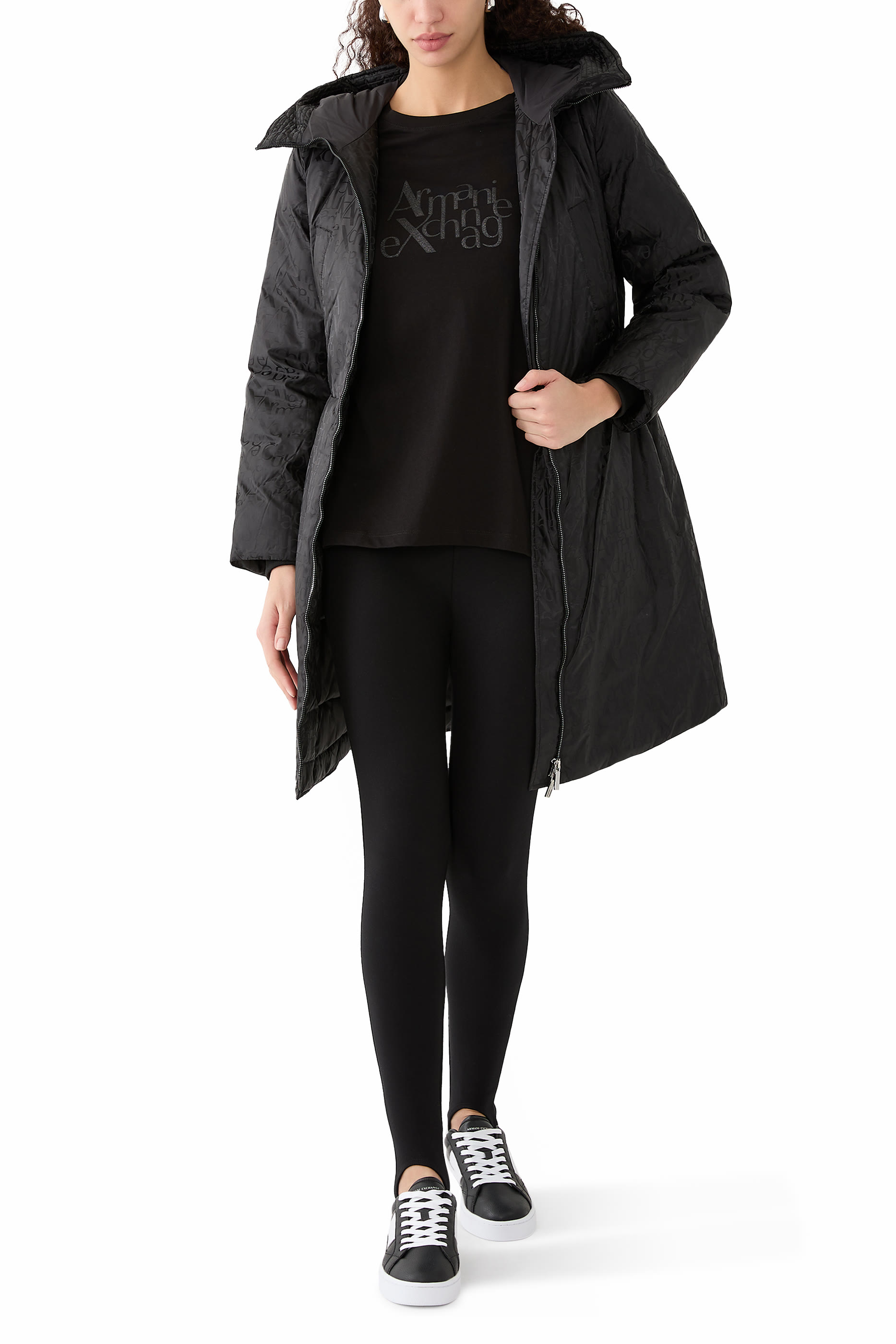 جاكيت بشعار الماركة نايلون جاكار