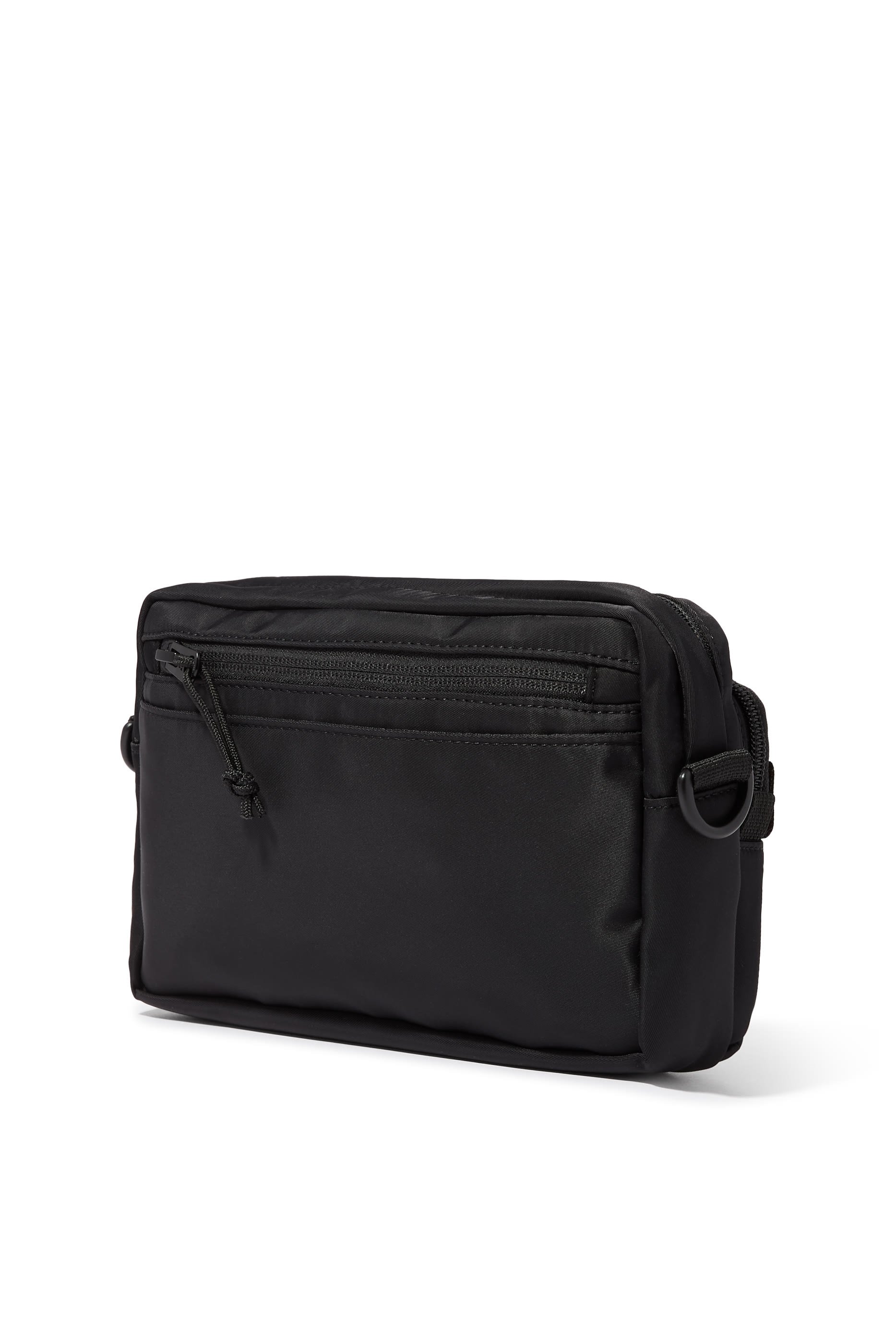 حقيبة صغيرة بطابع عسكري