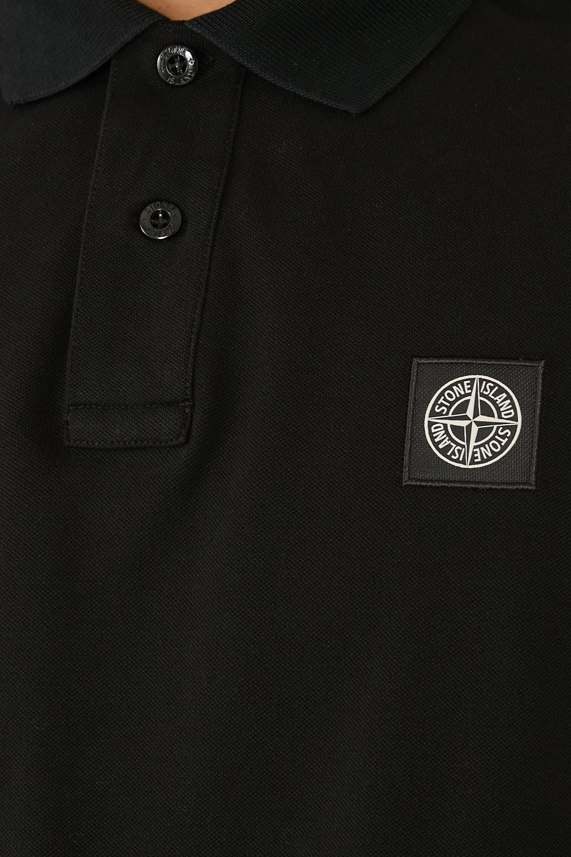 قميص بولو بأكمام قصيرة