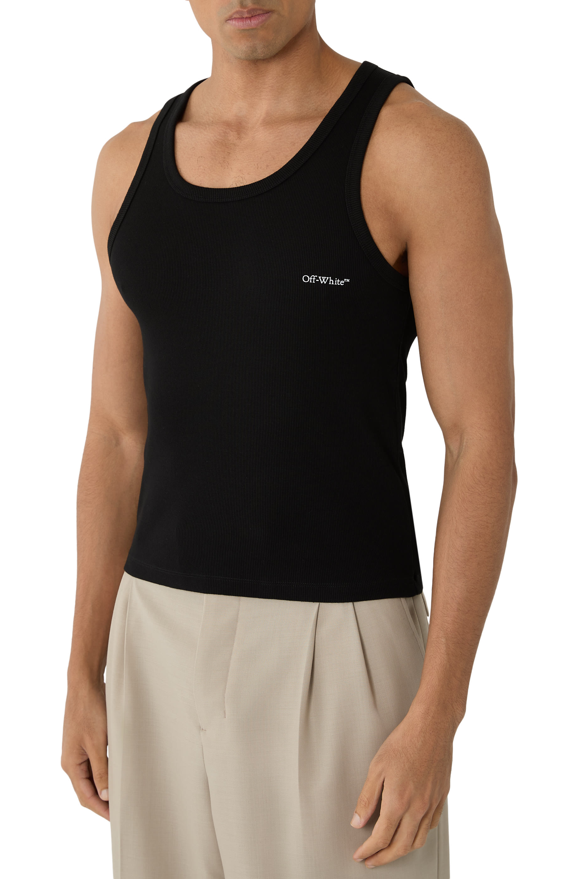 بلوزة بوكيش مضلعة بلا أكمام