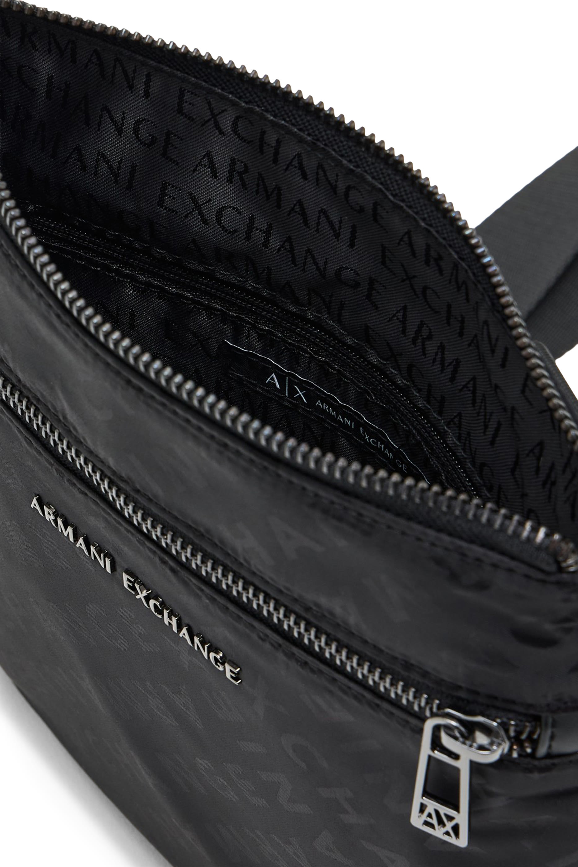 حقيبة كتف بشعار الماركة بالكامل 