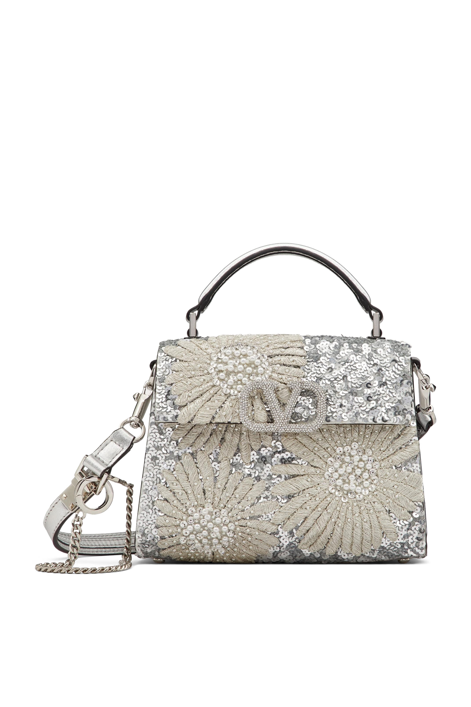 حقيبة فالنتينو غارافاناني بشعار حرف V بيد علوية حصري لشرق الأوسط