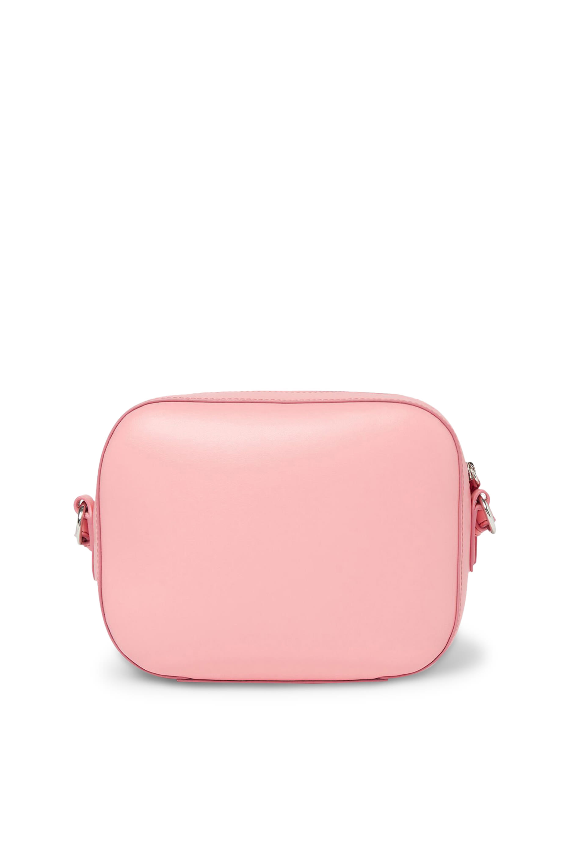 حقيبة صغيرة بشعار الماركة