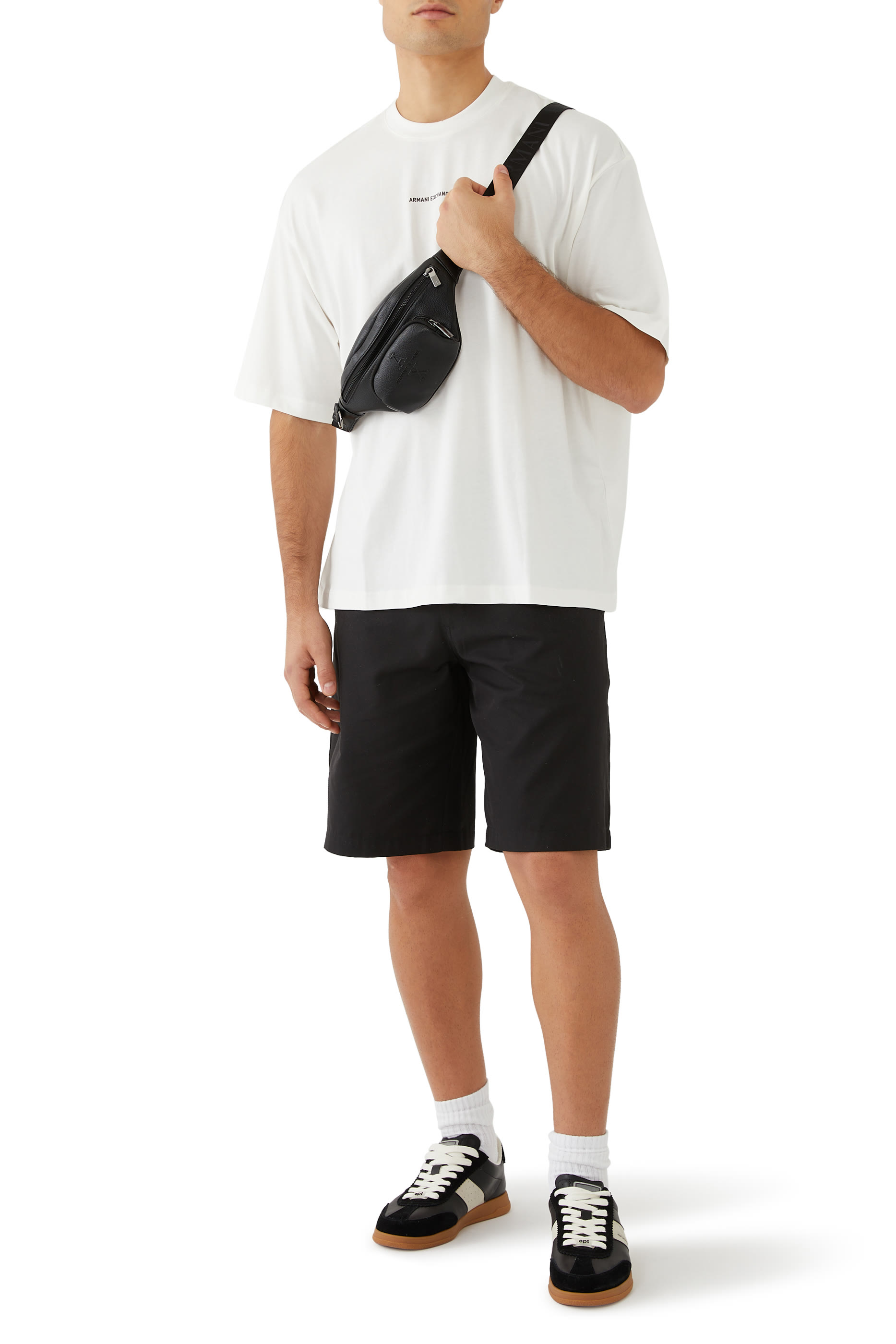 تيشيرت غريد بياقة ضيقة وقصة فضفاضة