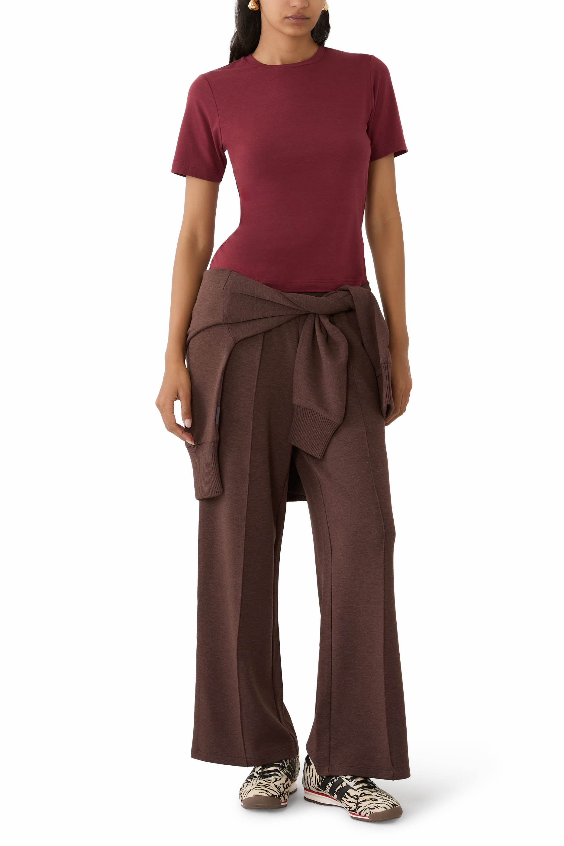 تيشيرت ريجينا بقصة ضيقة