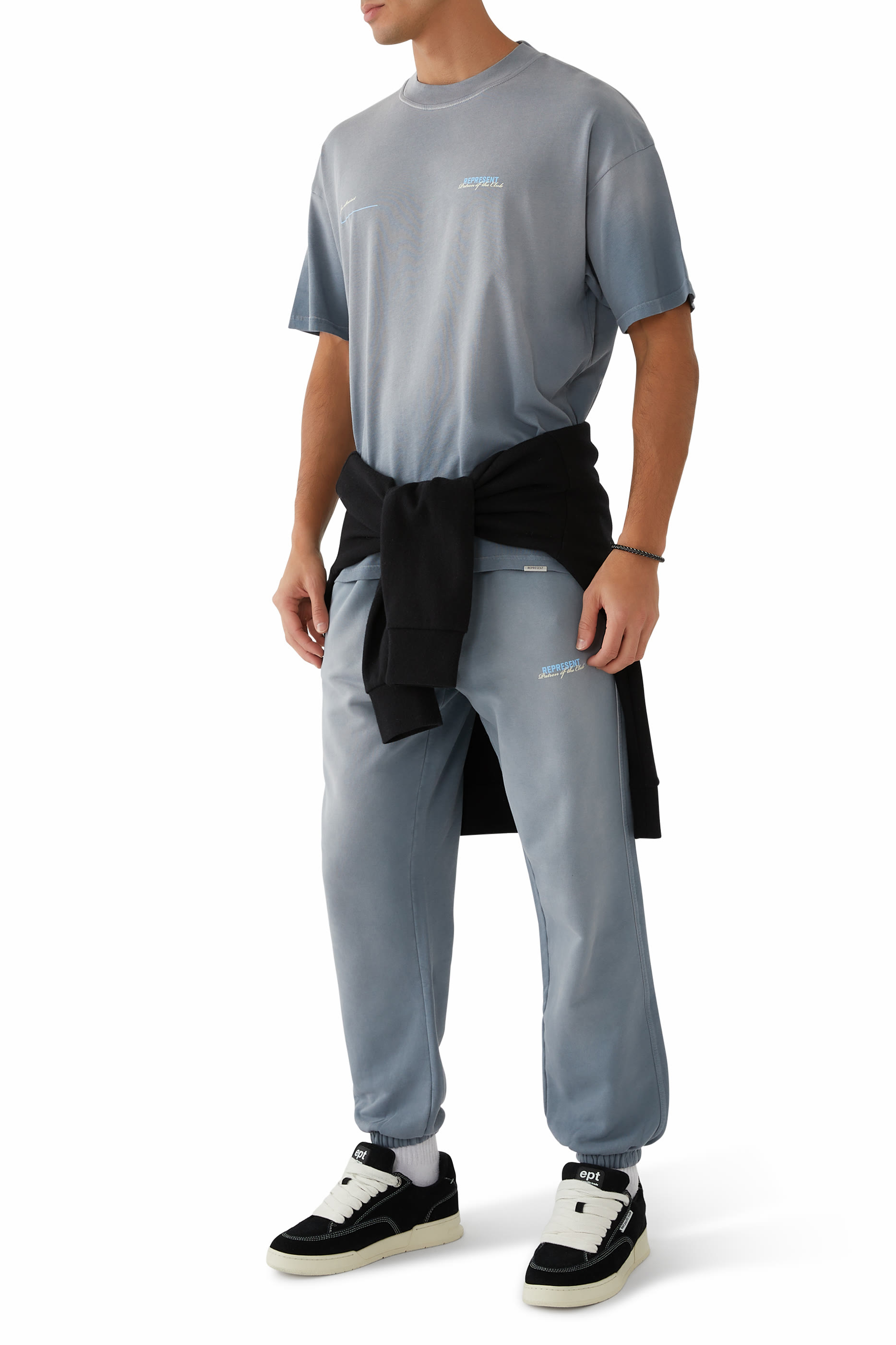 تيشيرت بشعار باترون اوف ذا كلوب