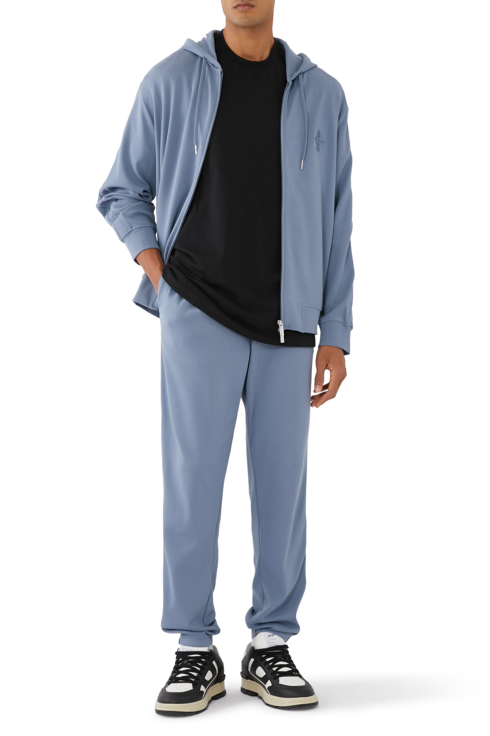 تيشيرت بشعار الماركة