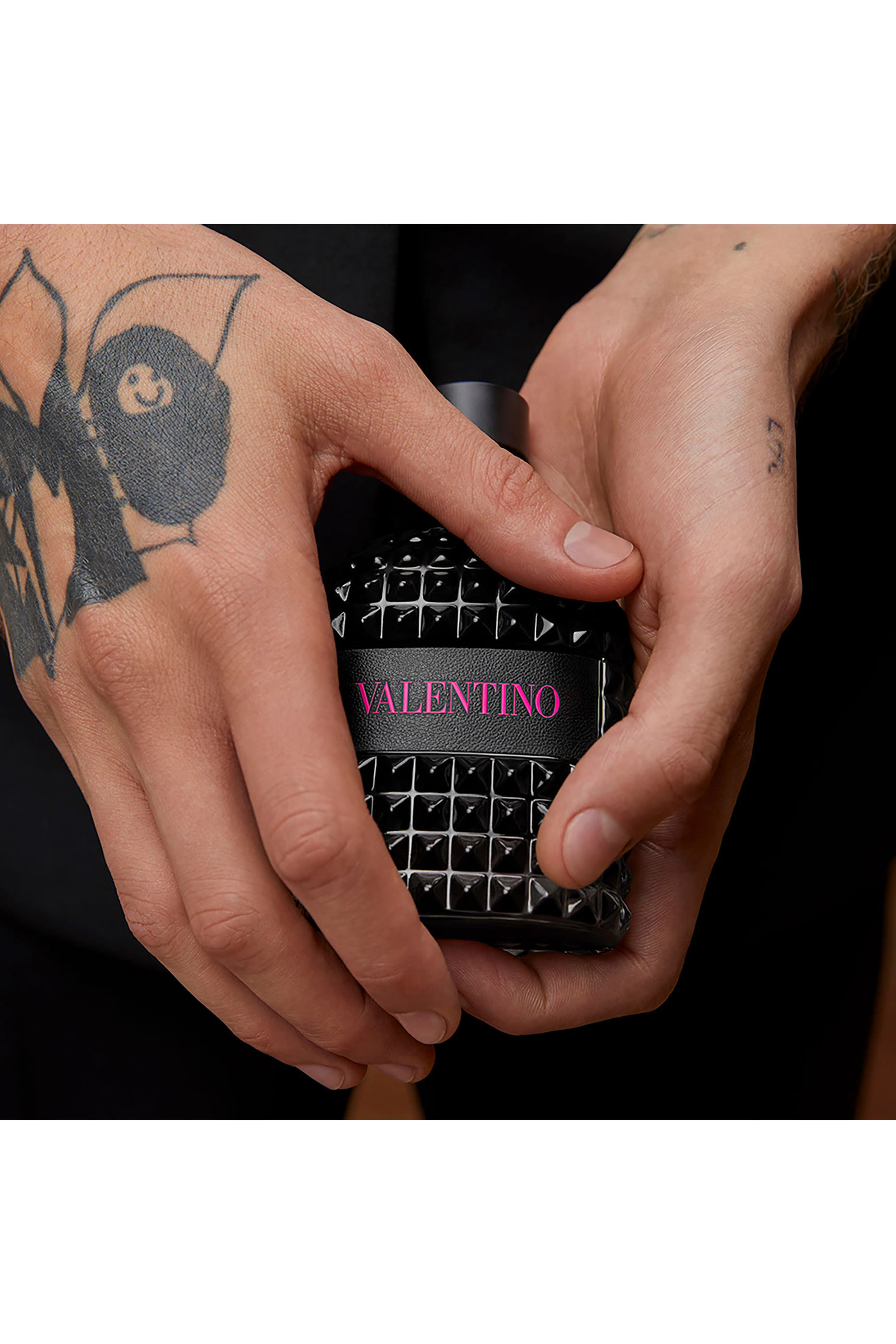 عطر بورن ان روما اومو مركز