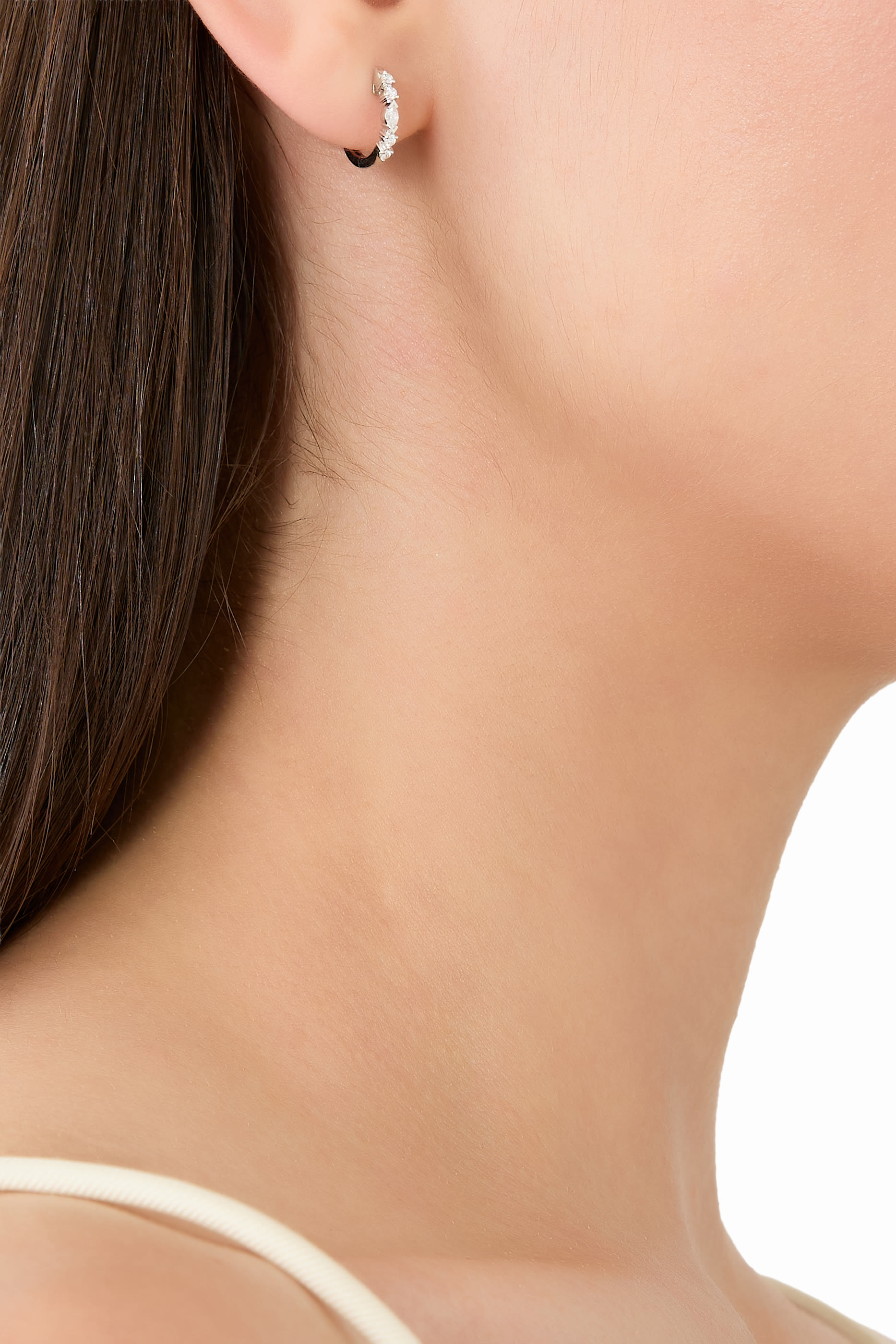 أقراط فيري تايل دائرية مرصعة بماس، ذهب أبيض عيار 18