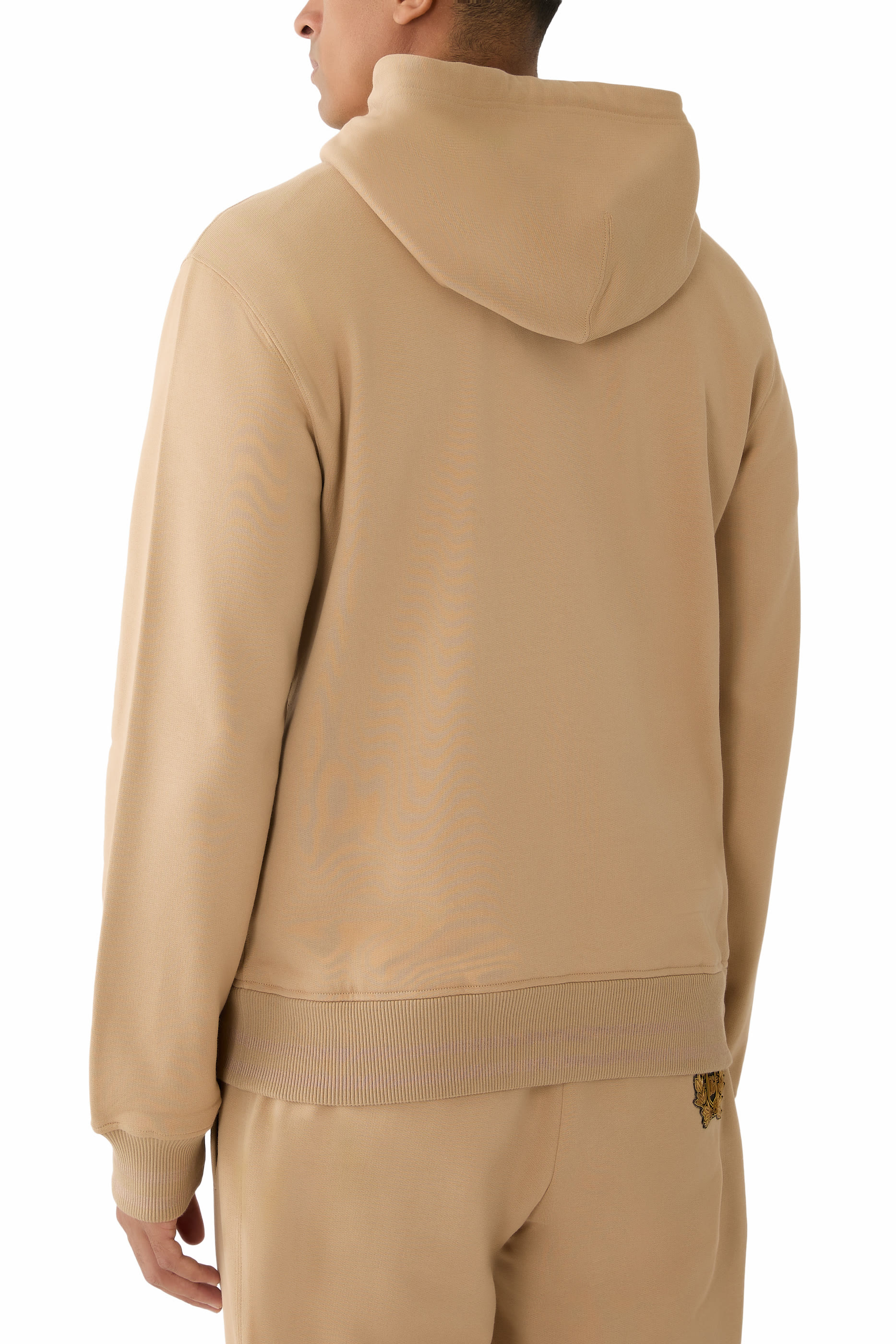 سويت شيرت برقعة شعار الماركة بتصميم دروع فروسية