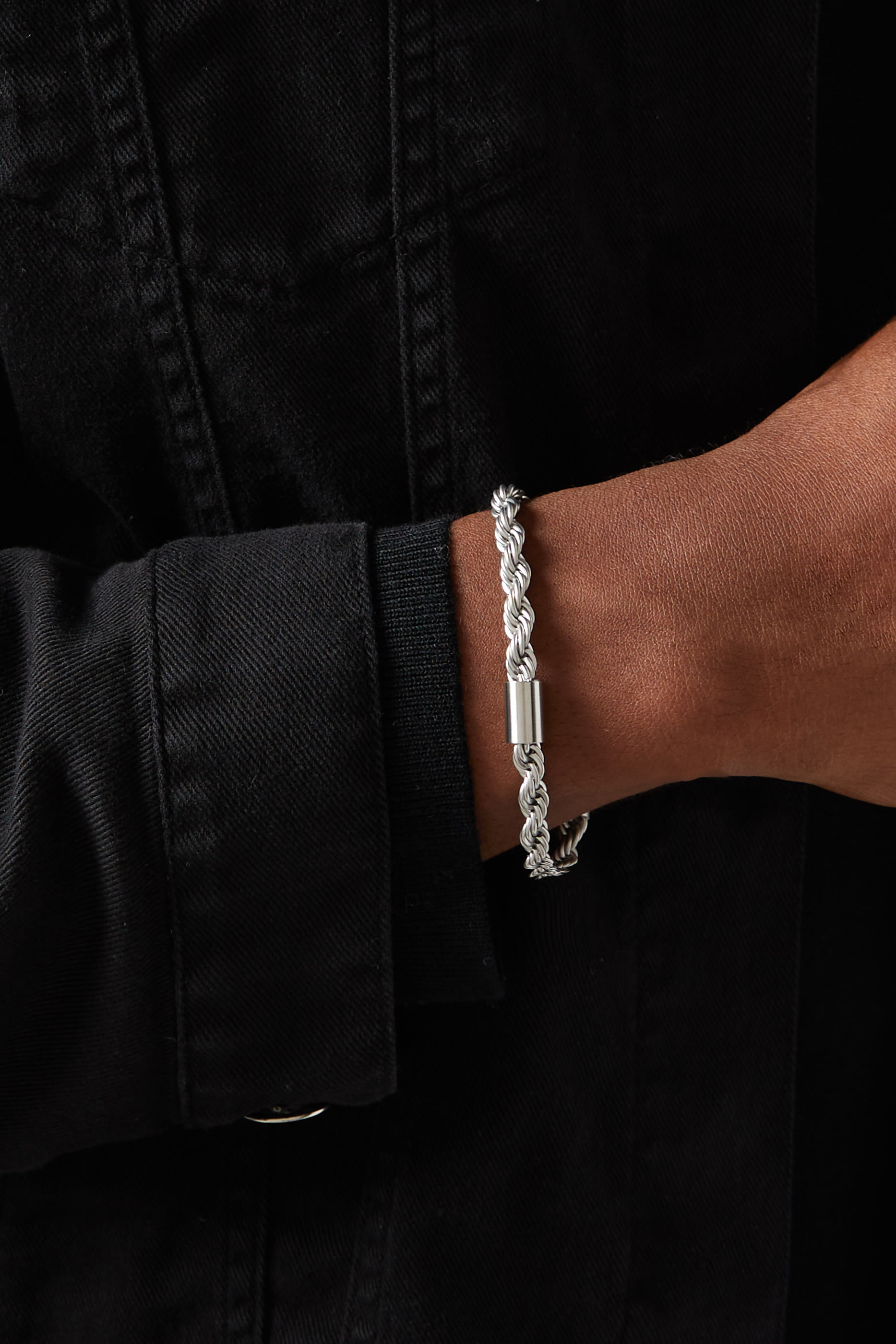 سوار سلسلة بشعار الماركة ستانلس ستيل