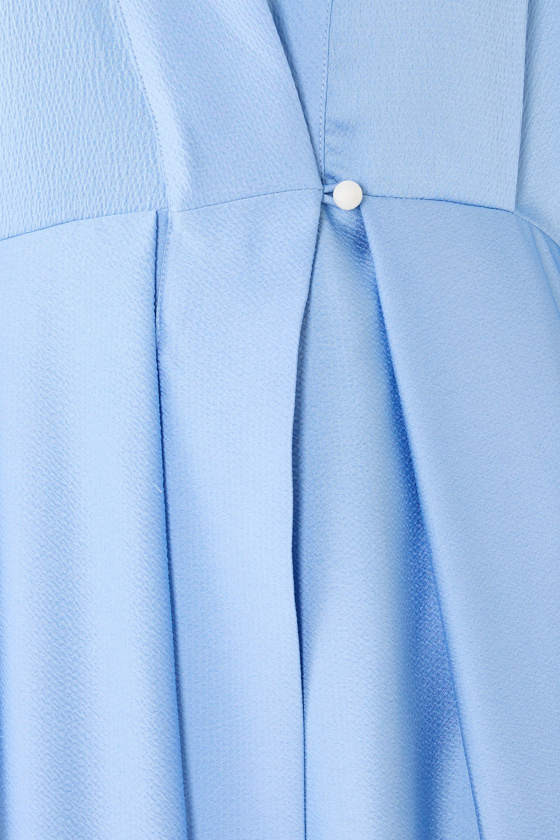 فستان بأكمام طويلة بتصميم ملفوف متماثل