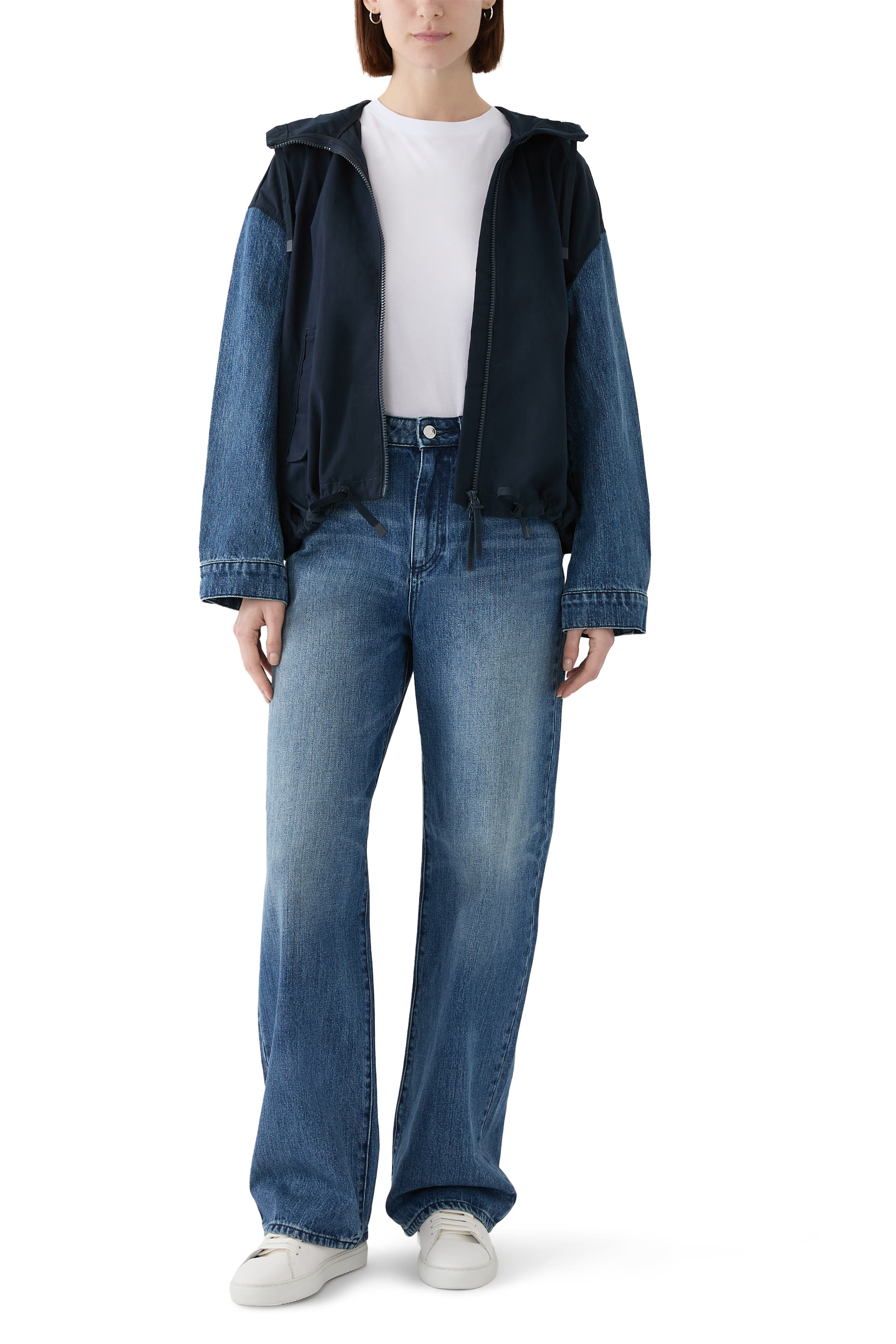 تيشيرت بشعار الماركة قطن