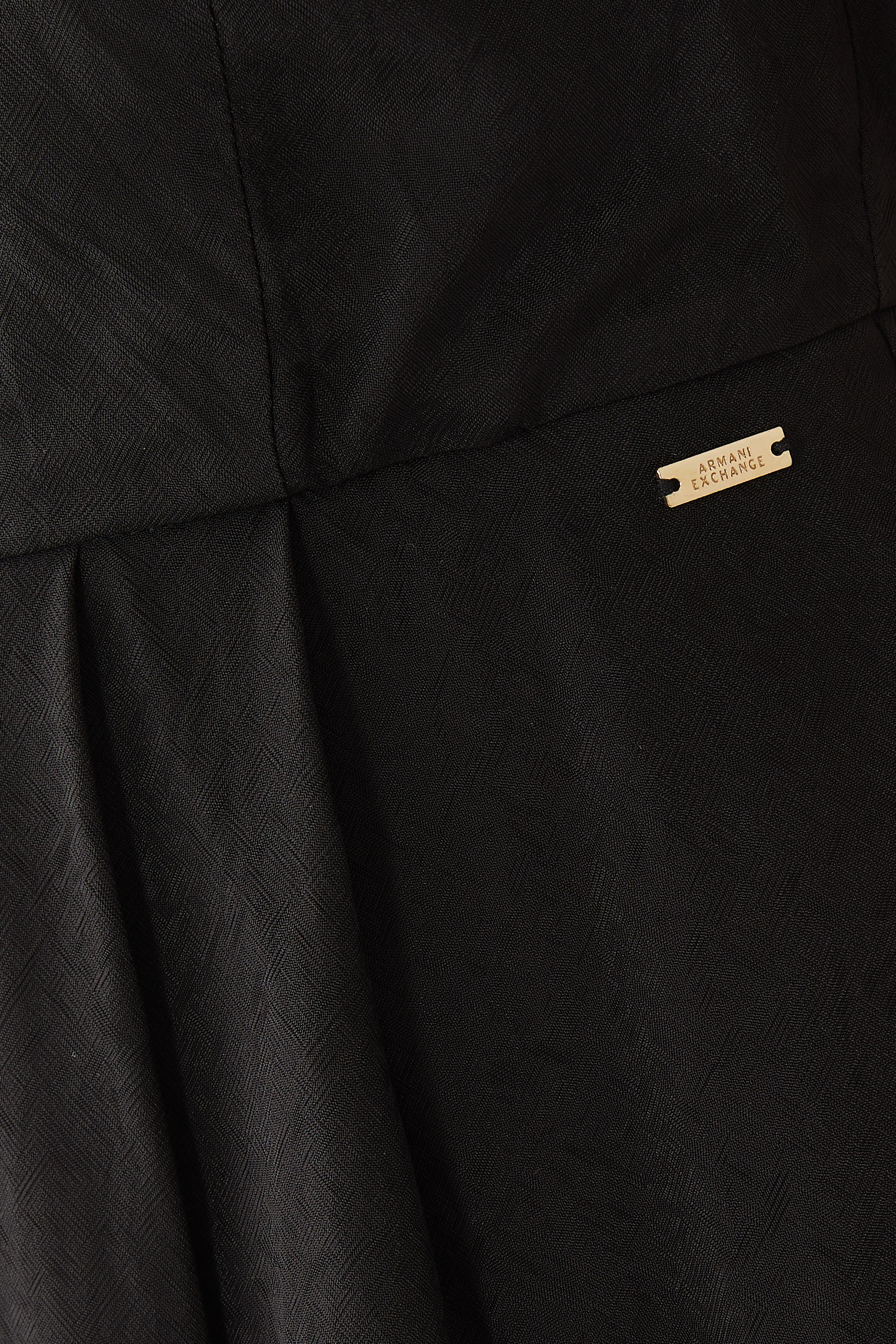 فستان قصير بلا أكمام