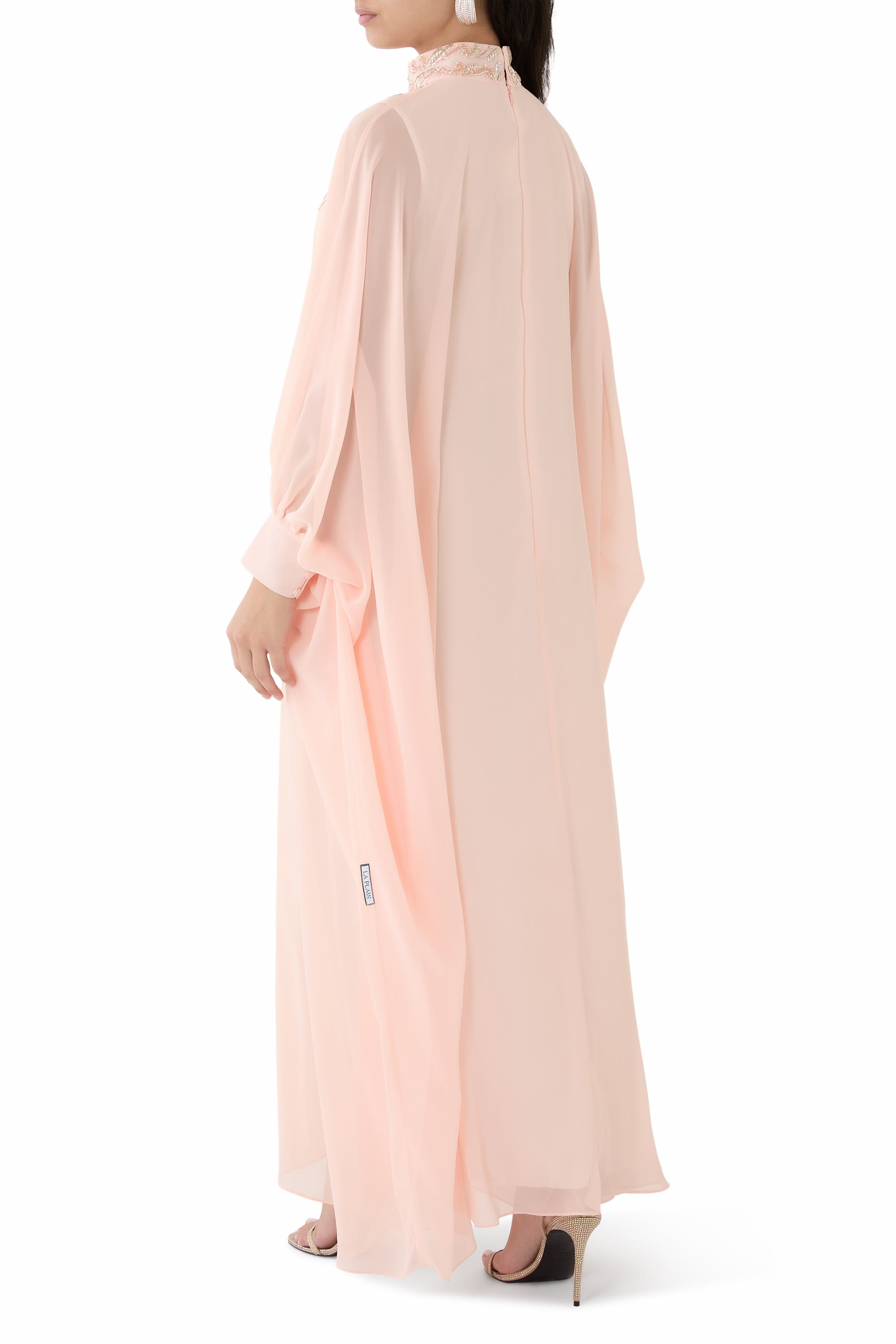 قفطان بياقة عالية مزين