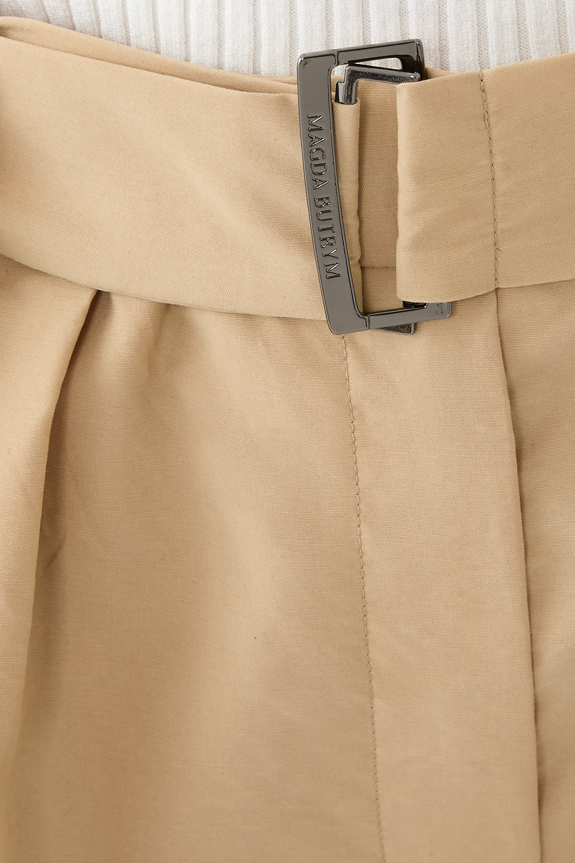 شورت بقصة واسعة صوف