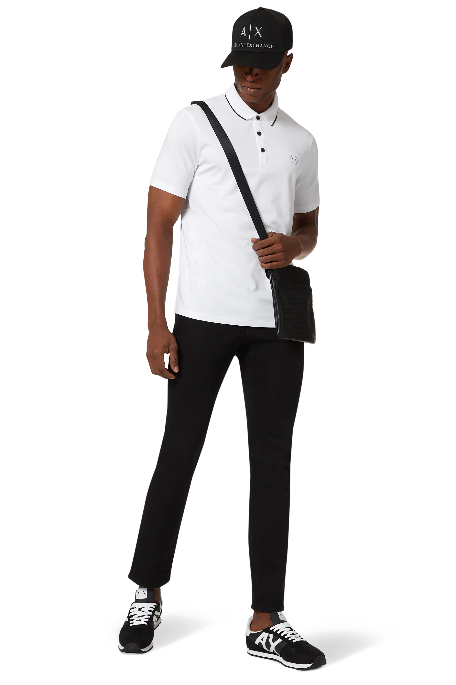 تي شيرت بولو بشعار الماركة بتصميم دائري