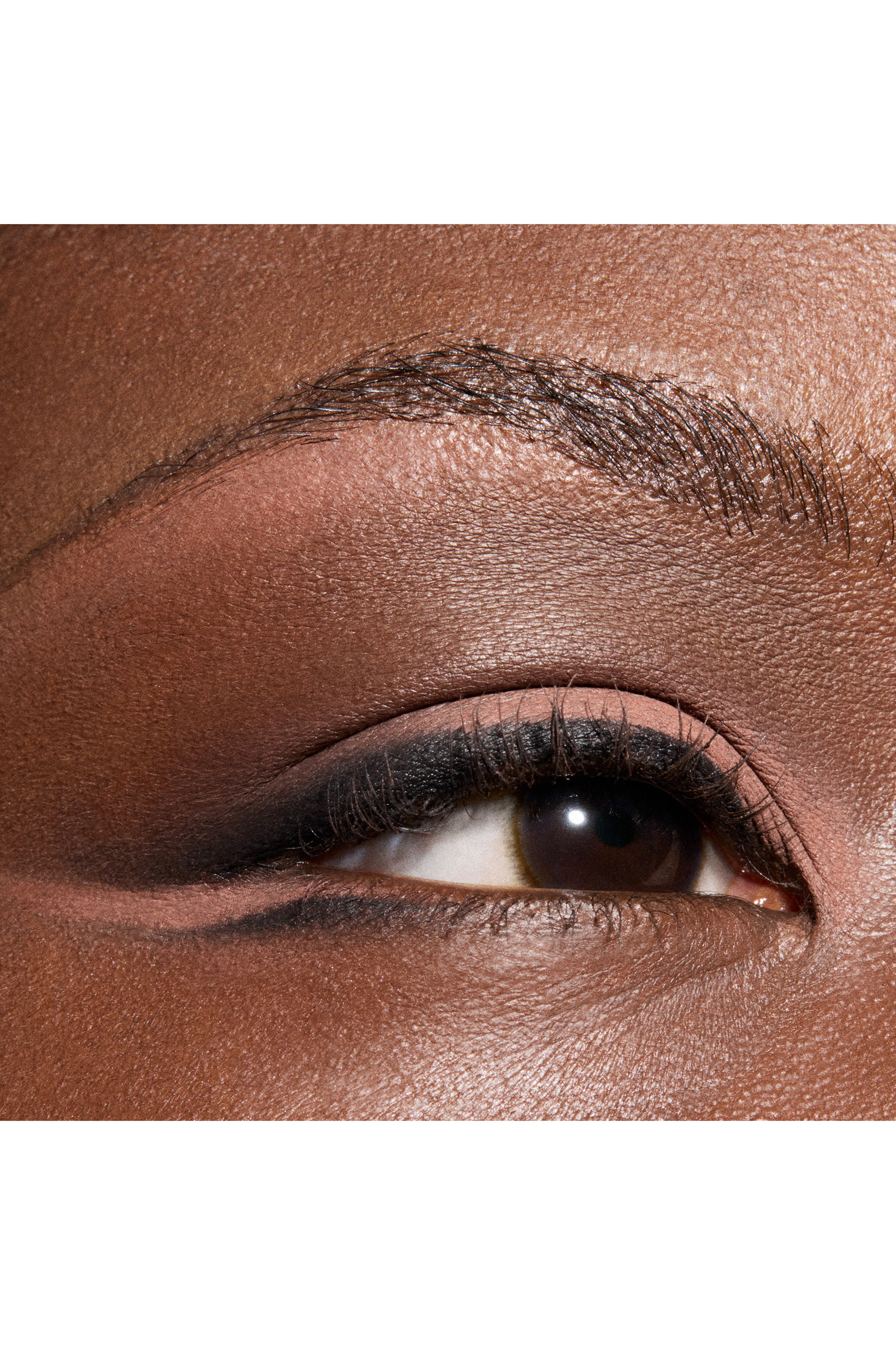 كونتور غير لامع متعدد الاستخدامات بتركيبة سائلة