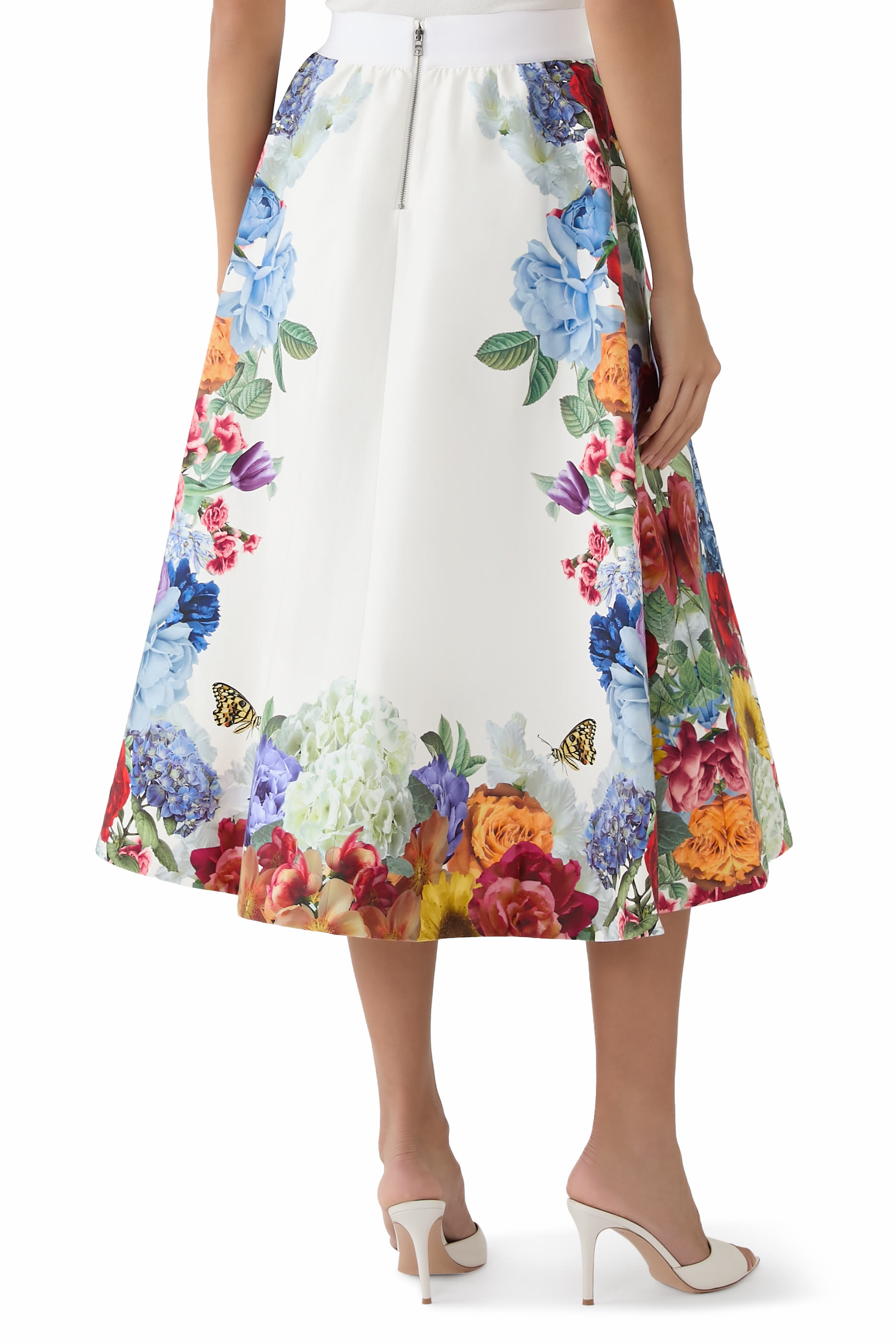 تنورة إيرلا بقصة واسعة