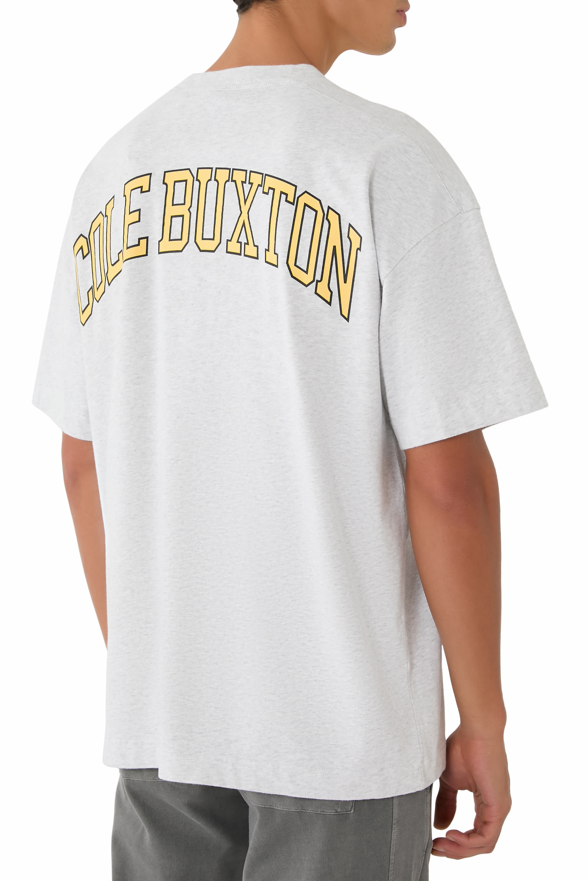 تيشيرت بطبعة باللون الاصفر