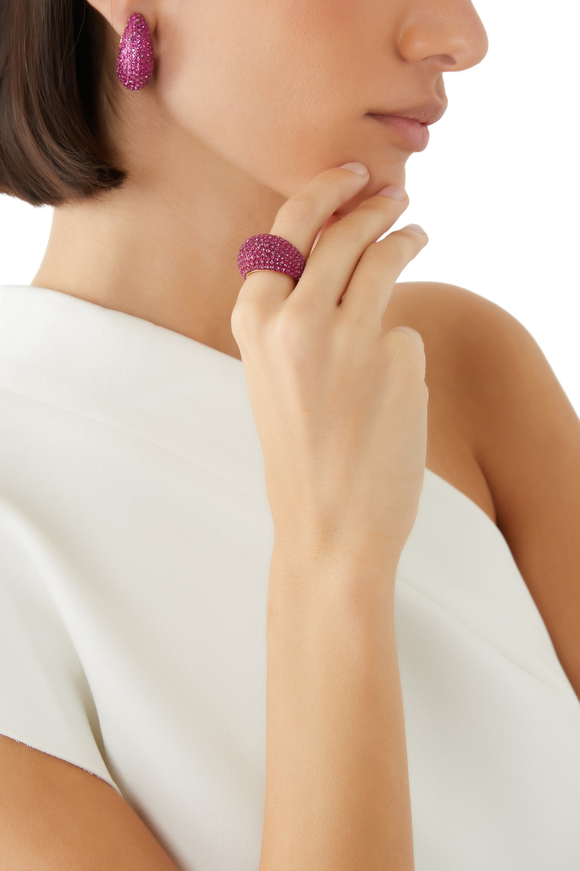 أقراط بتصميم منفوخ بأحجار بافيه