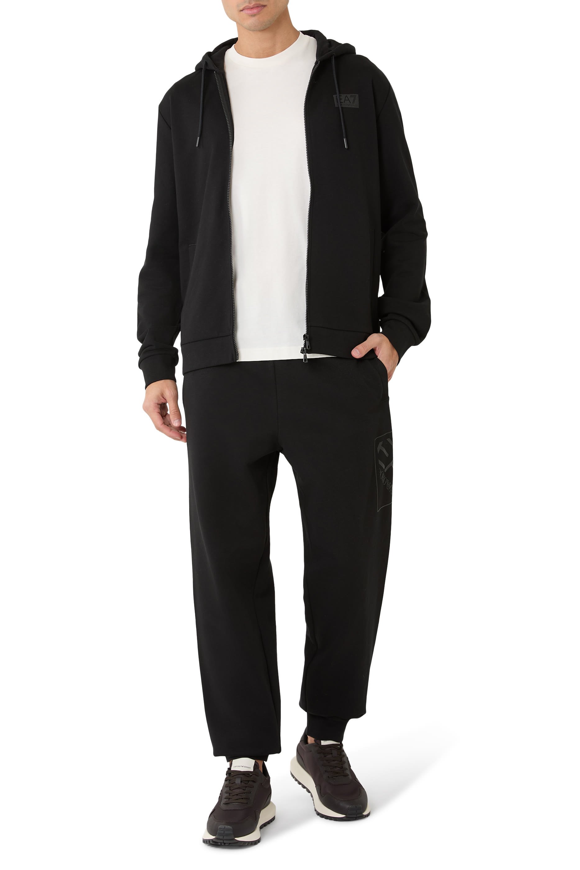 تيشيرت بشعار الماركة