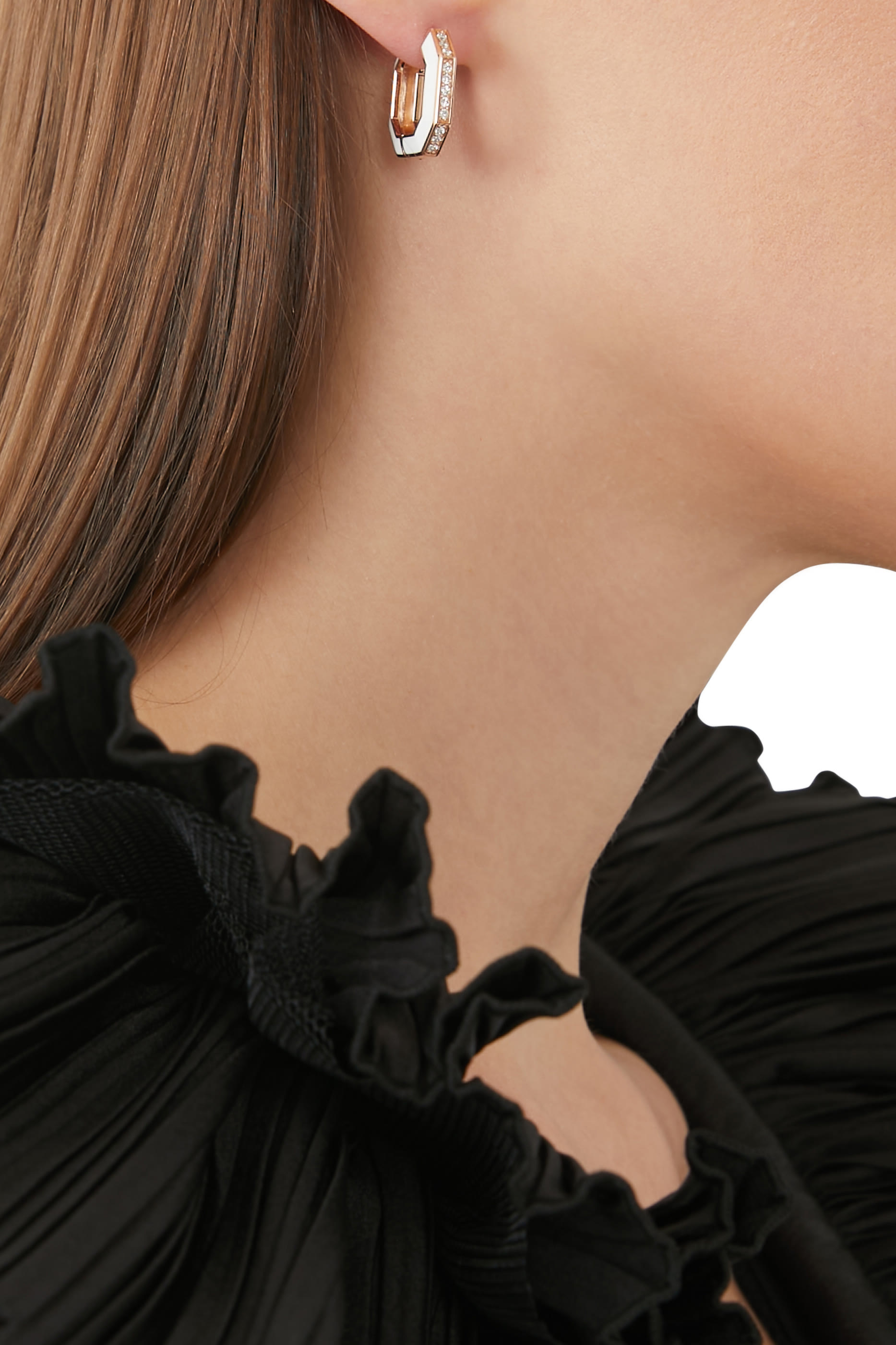 أقراط دائرية فيزي بزوايا، ذهب وردي عيار 18 وماس