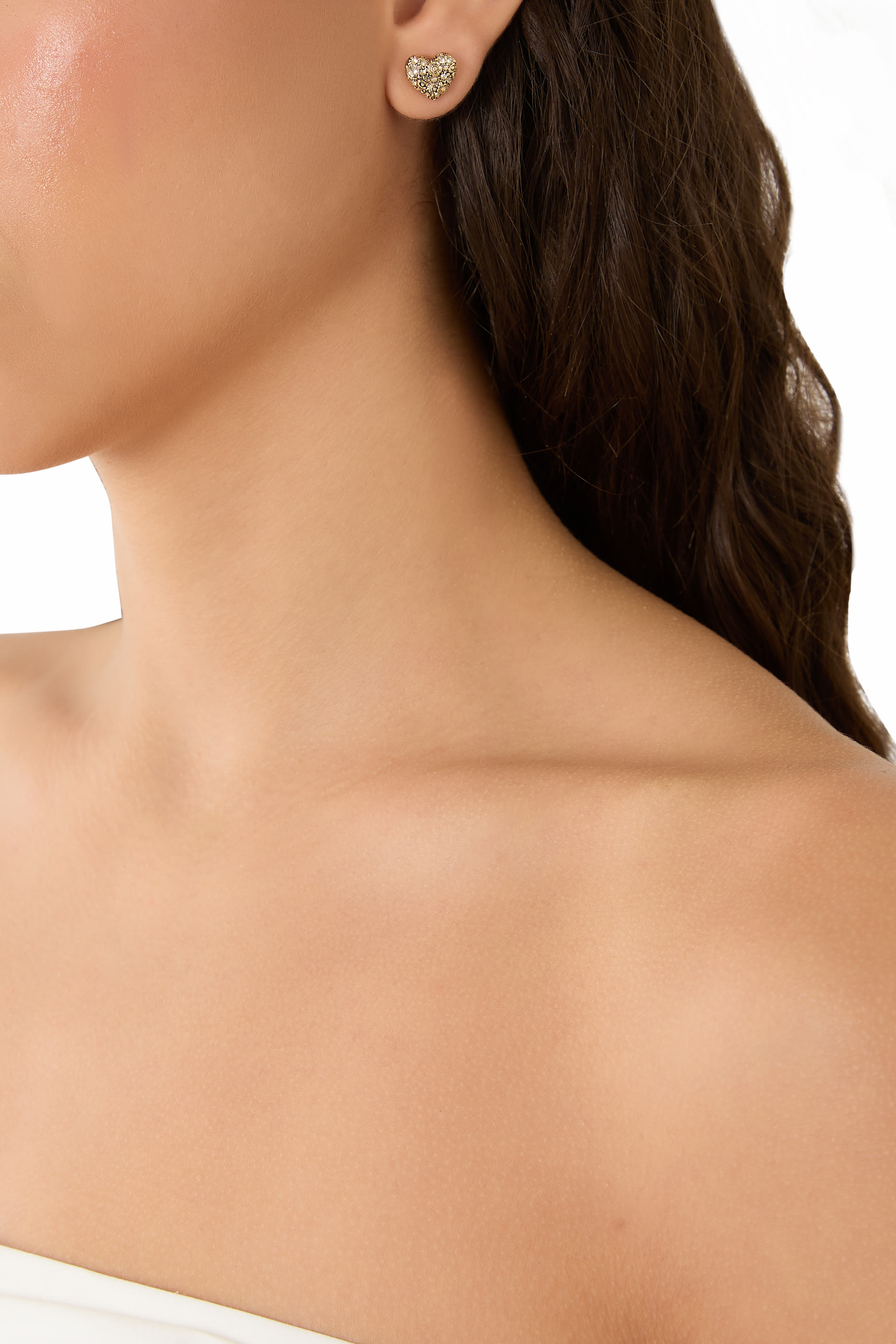 أقراط بتصميم قلب مرصعة بأحجار بافيه، نحاس مطلي