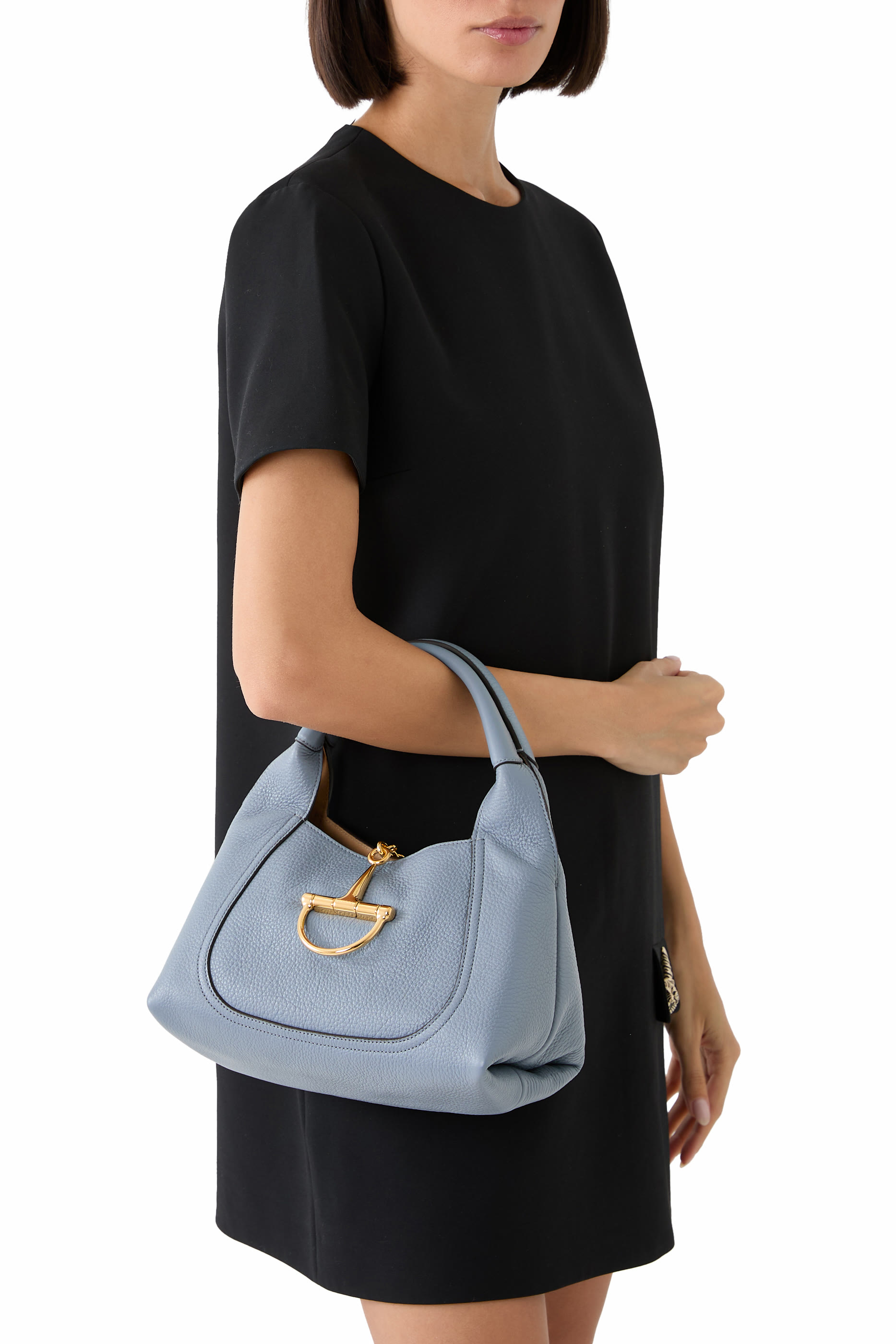 حقيبة سوفتبيت متوسطة بيد علوية