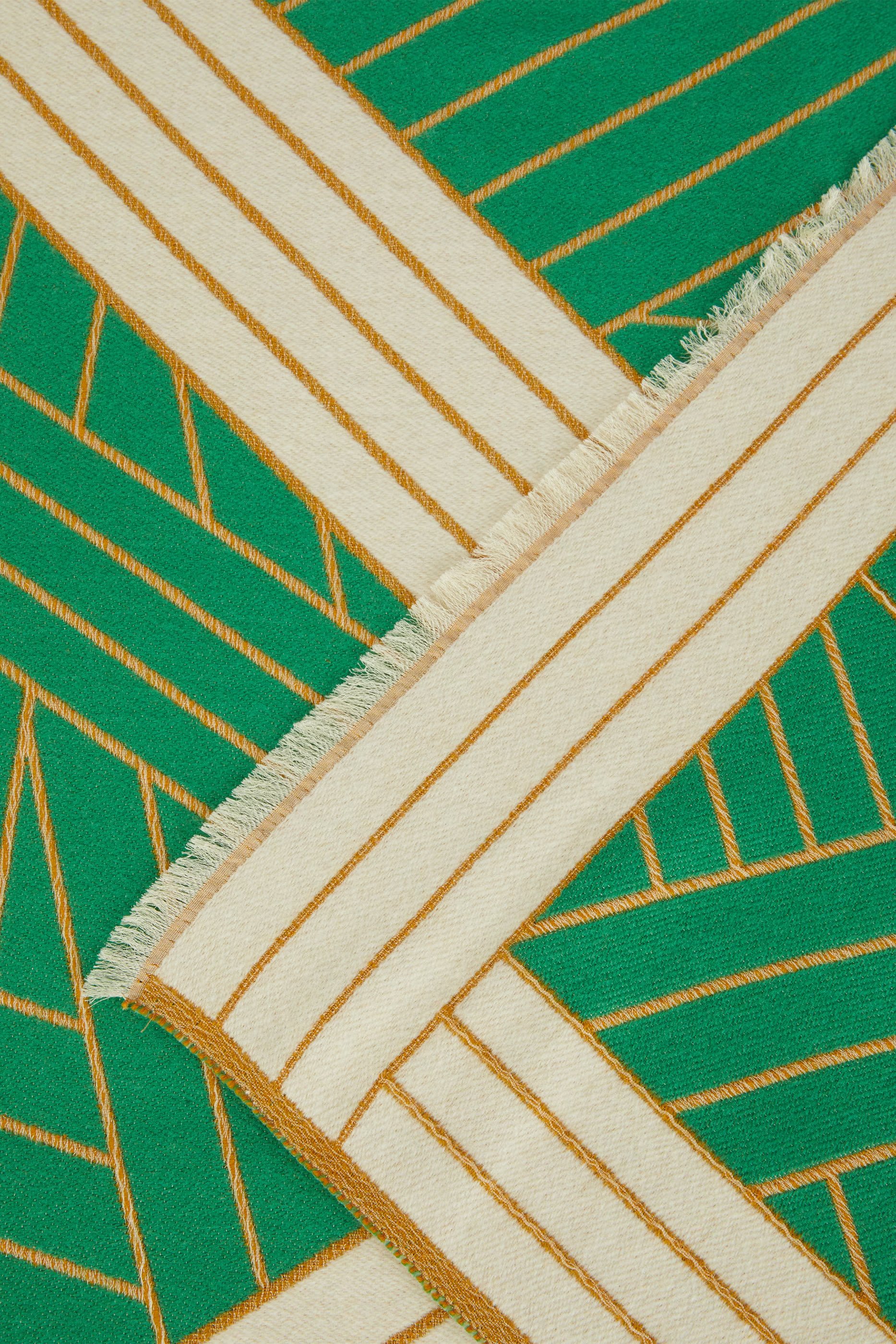 بطانية ناستري منقوشة