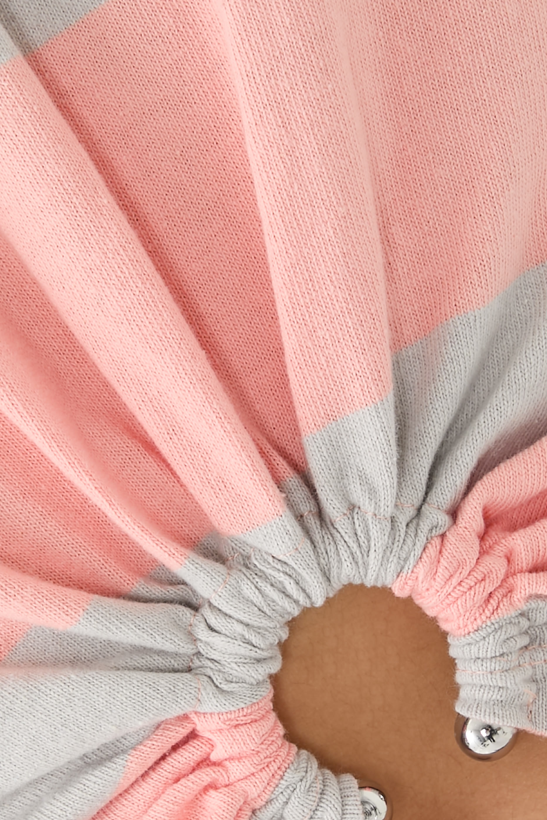 تيشيرت مخطط بثقوب جيرسيه قطن جيرسيه