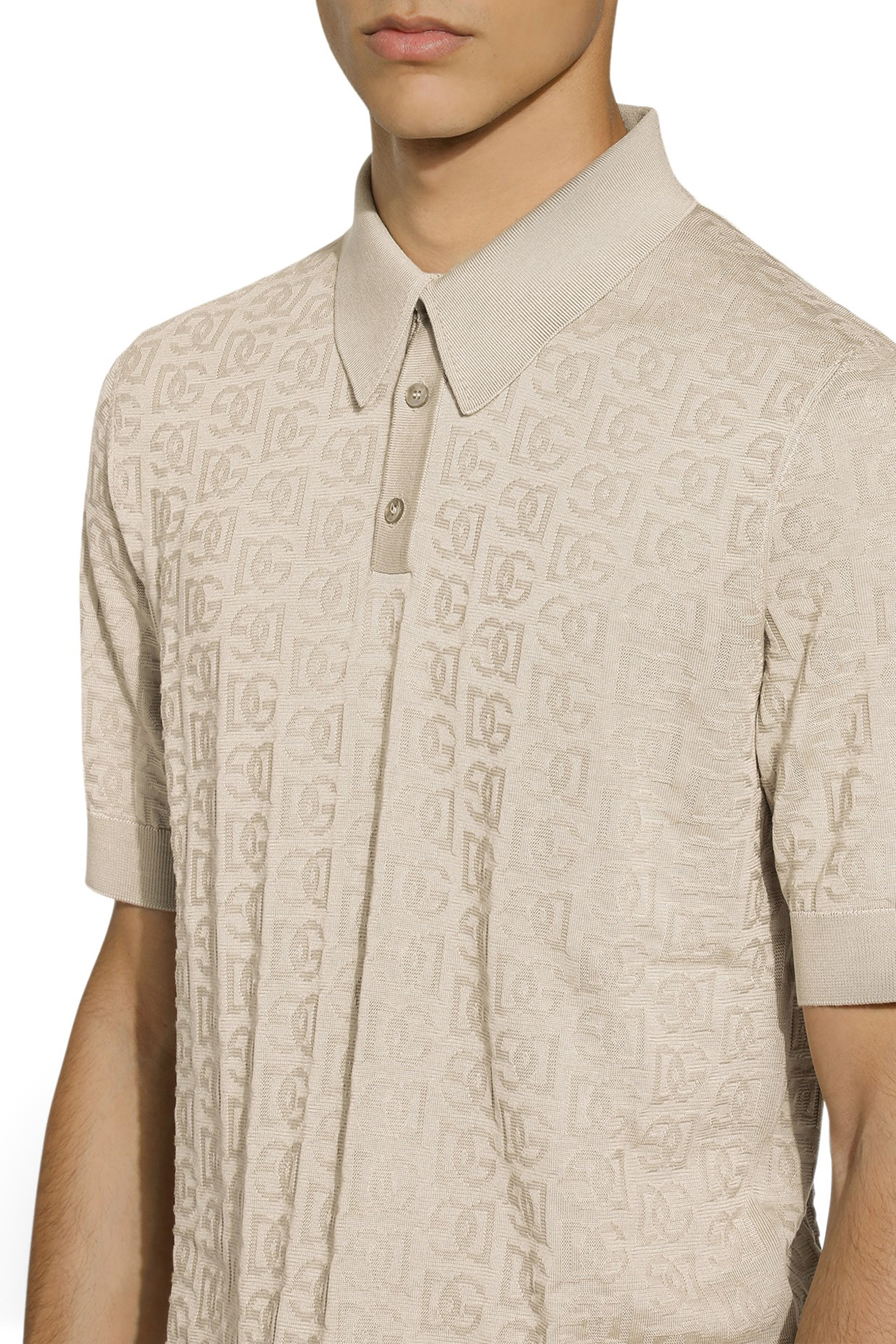 قميص بولو حرير بشعار الماركة