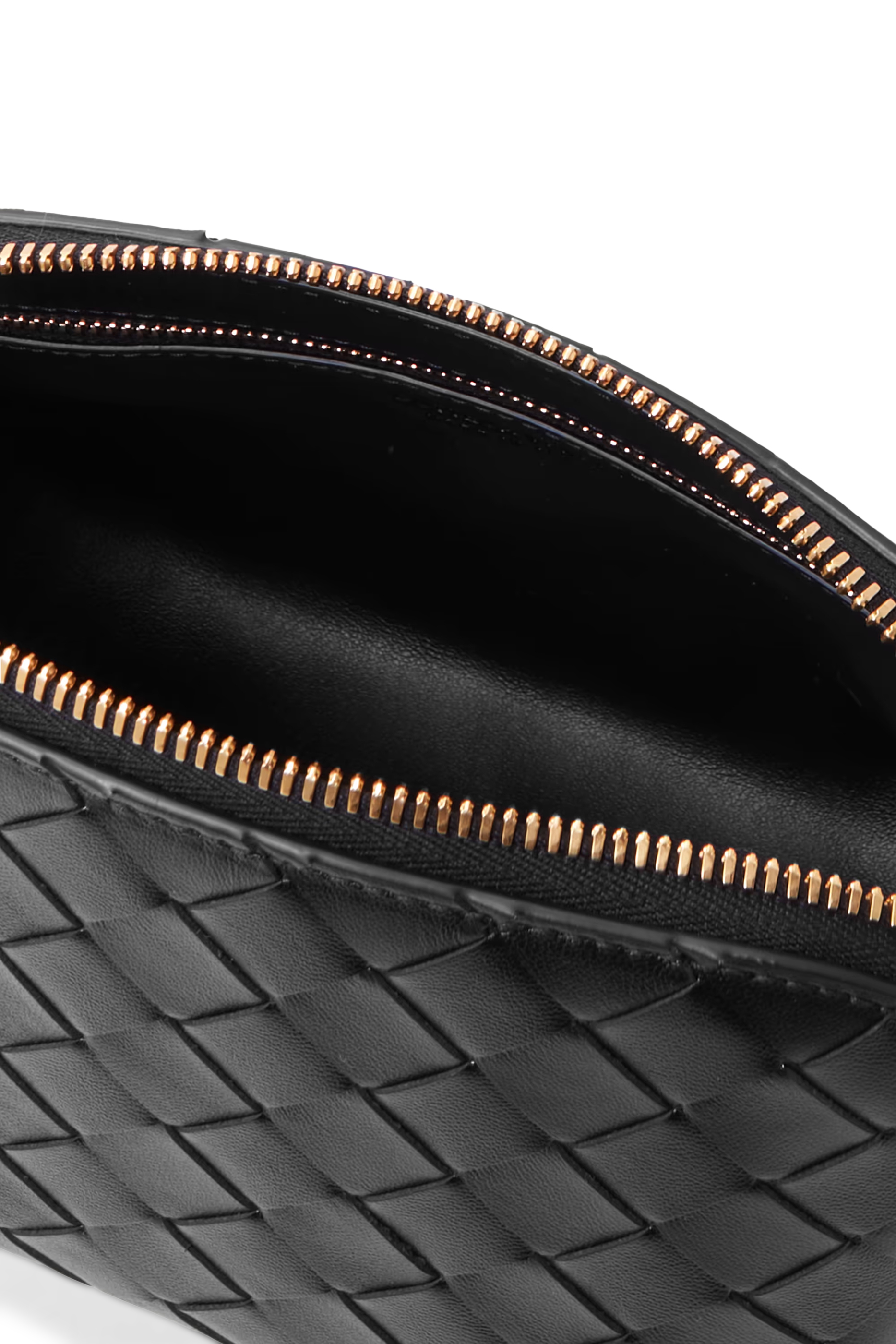 حقيبة متوسطة بتصميم نصف دائري