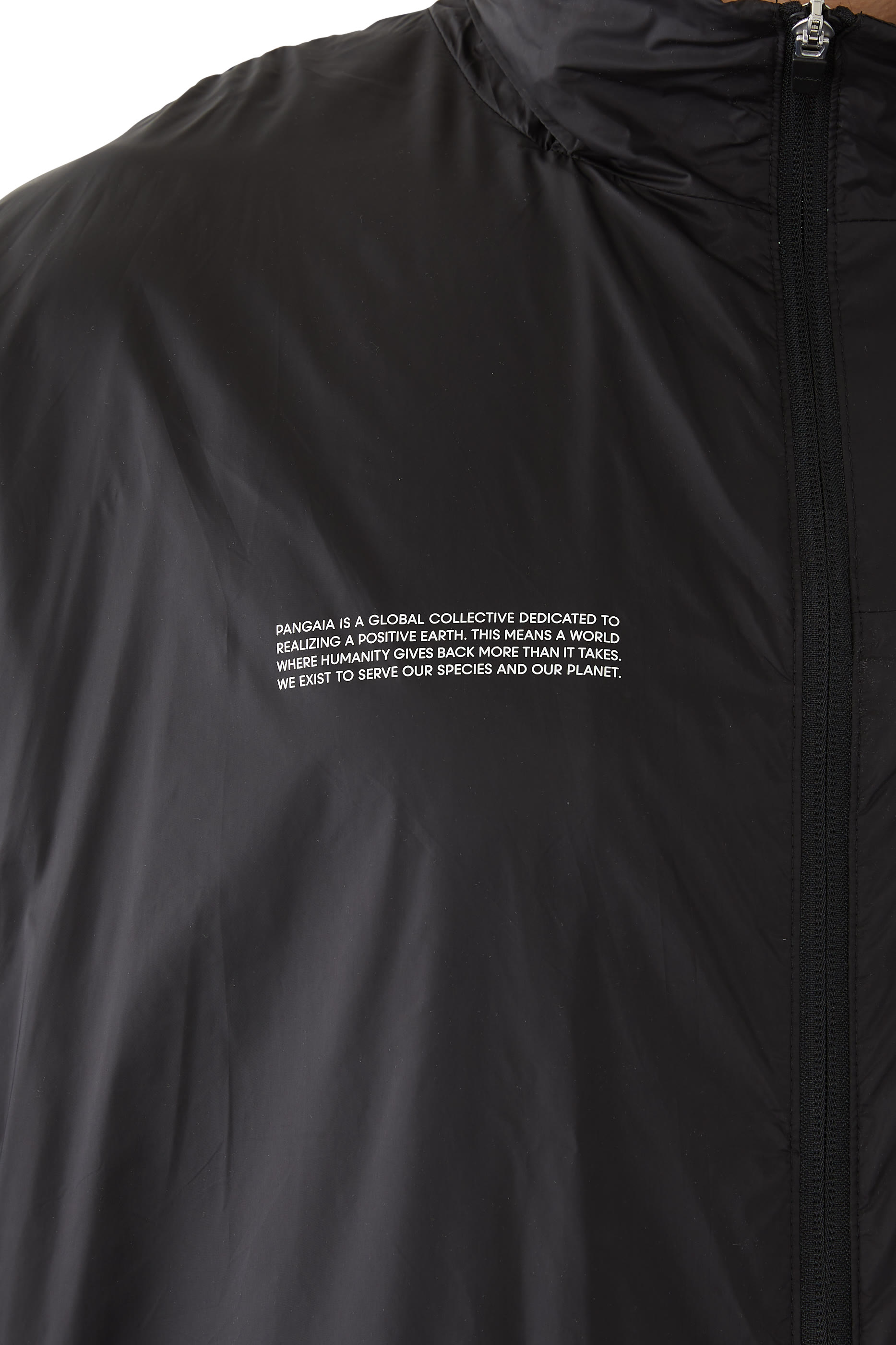 جاكيت دي أن أي نايلون معاد تدويره قابل للتعبئة