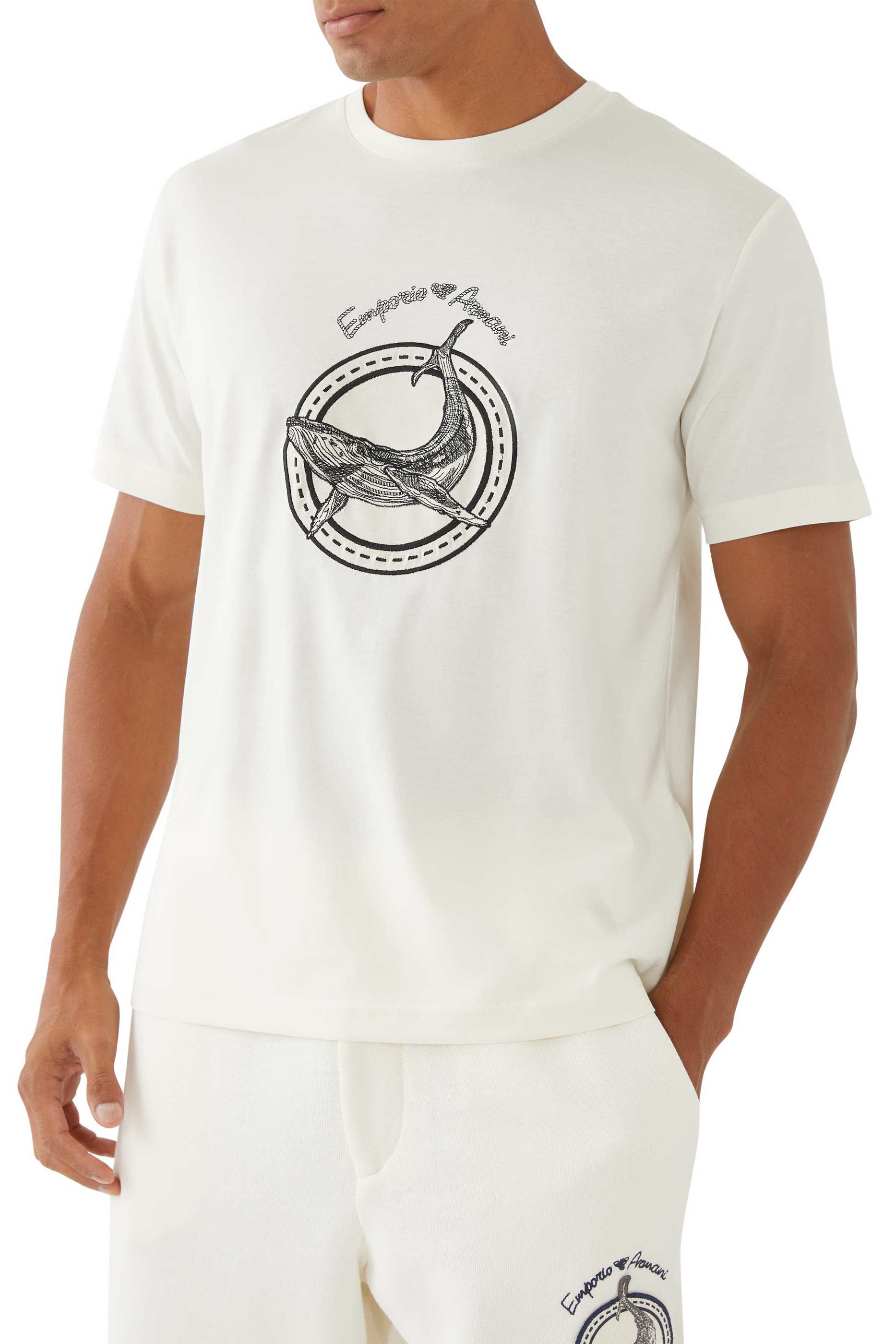 تيشيرت بشعار الماركة قطن