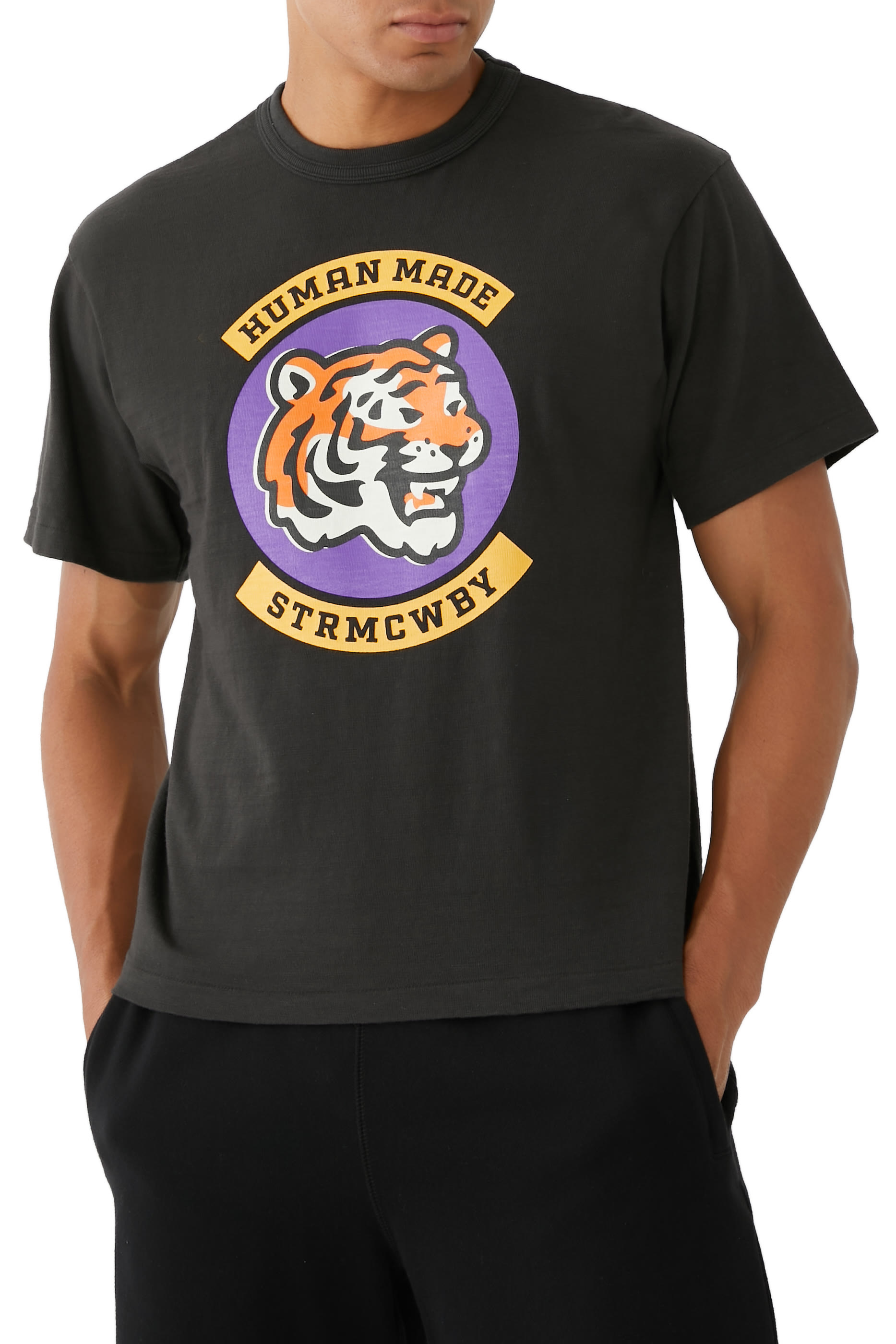 تيشيرت بطبعات غرافيك