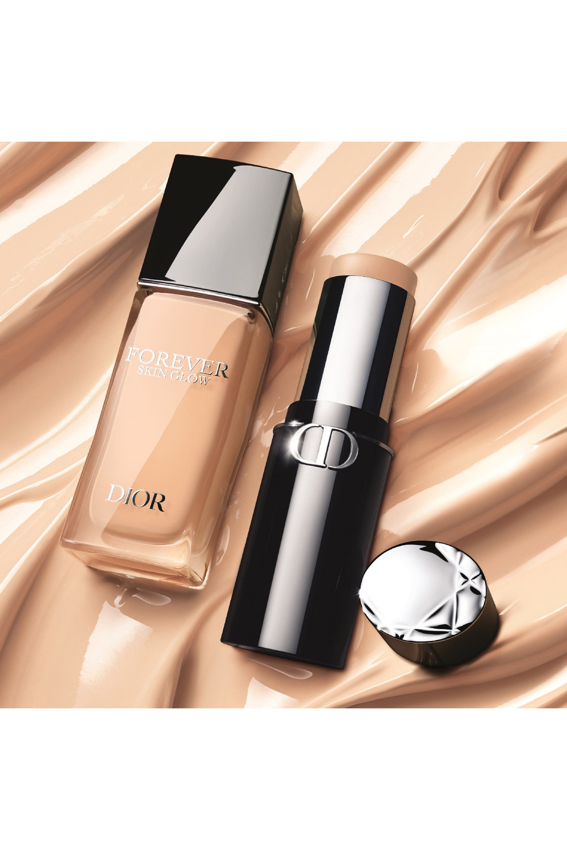 قلم كريم أساس ديور فوريفر سكين بيرفكت