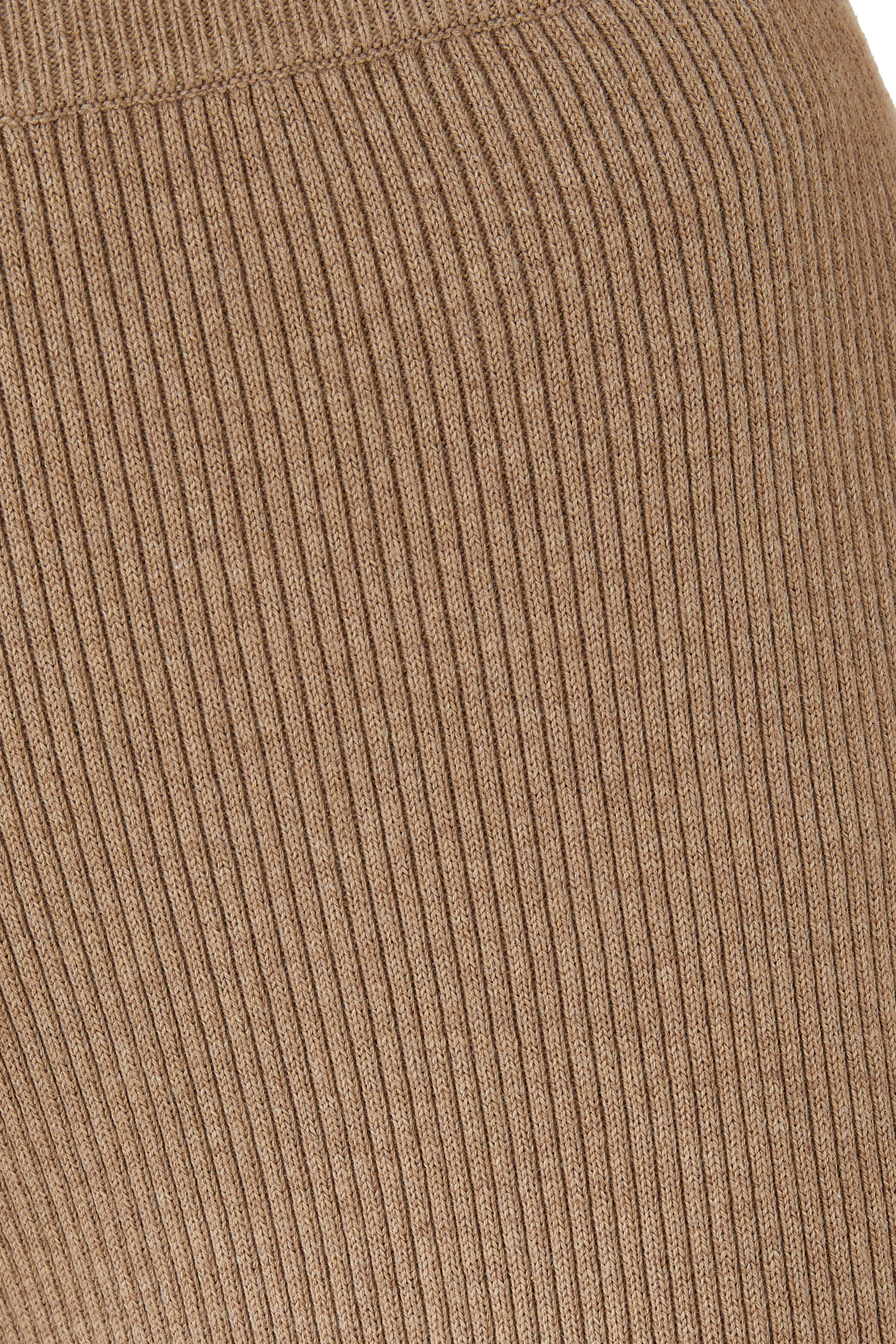 بنطال بقصة ساق واسعة