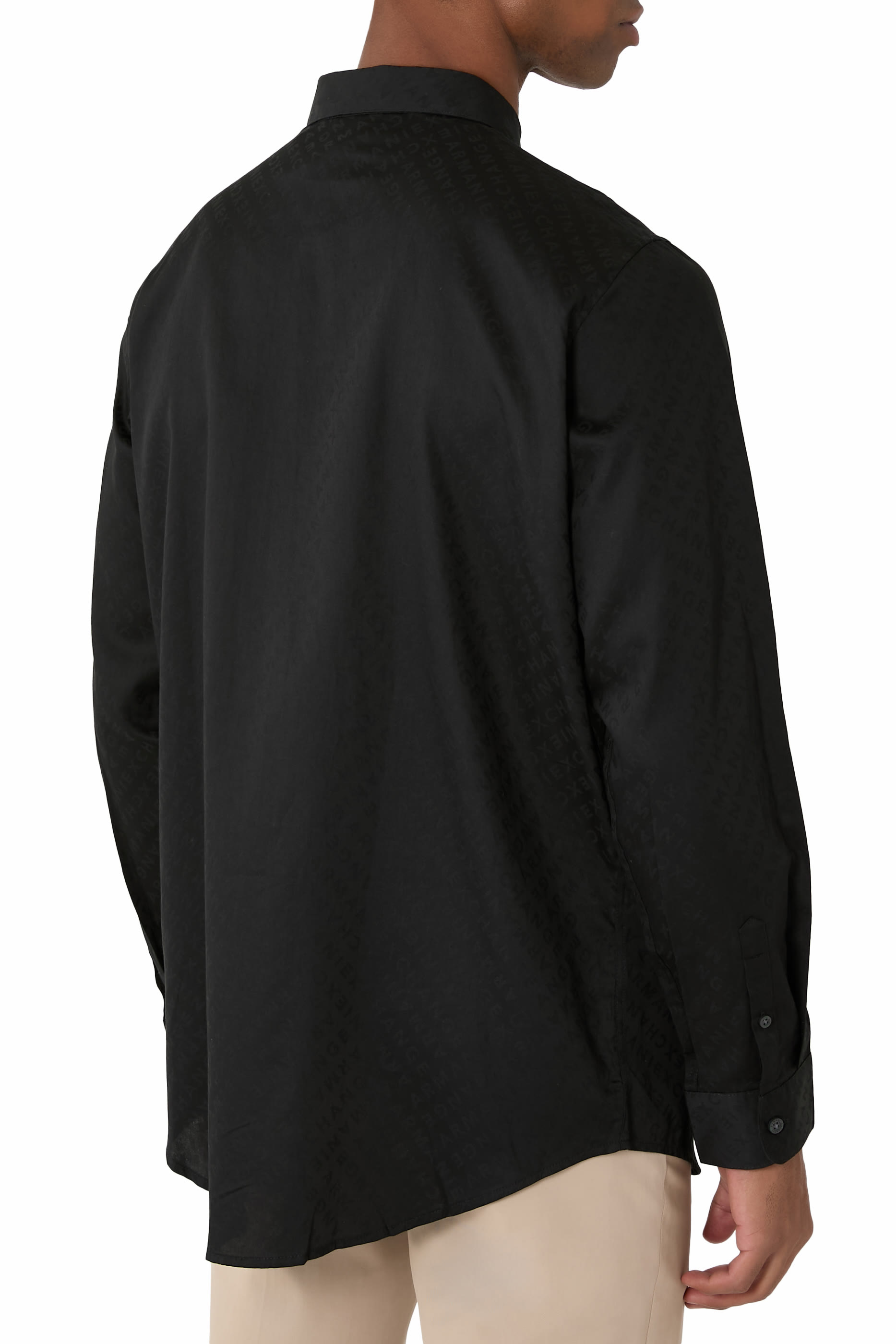 قميص بولو مزين بشعار الماركة بالكامل